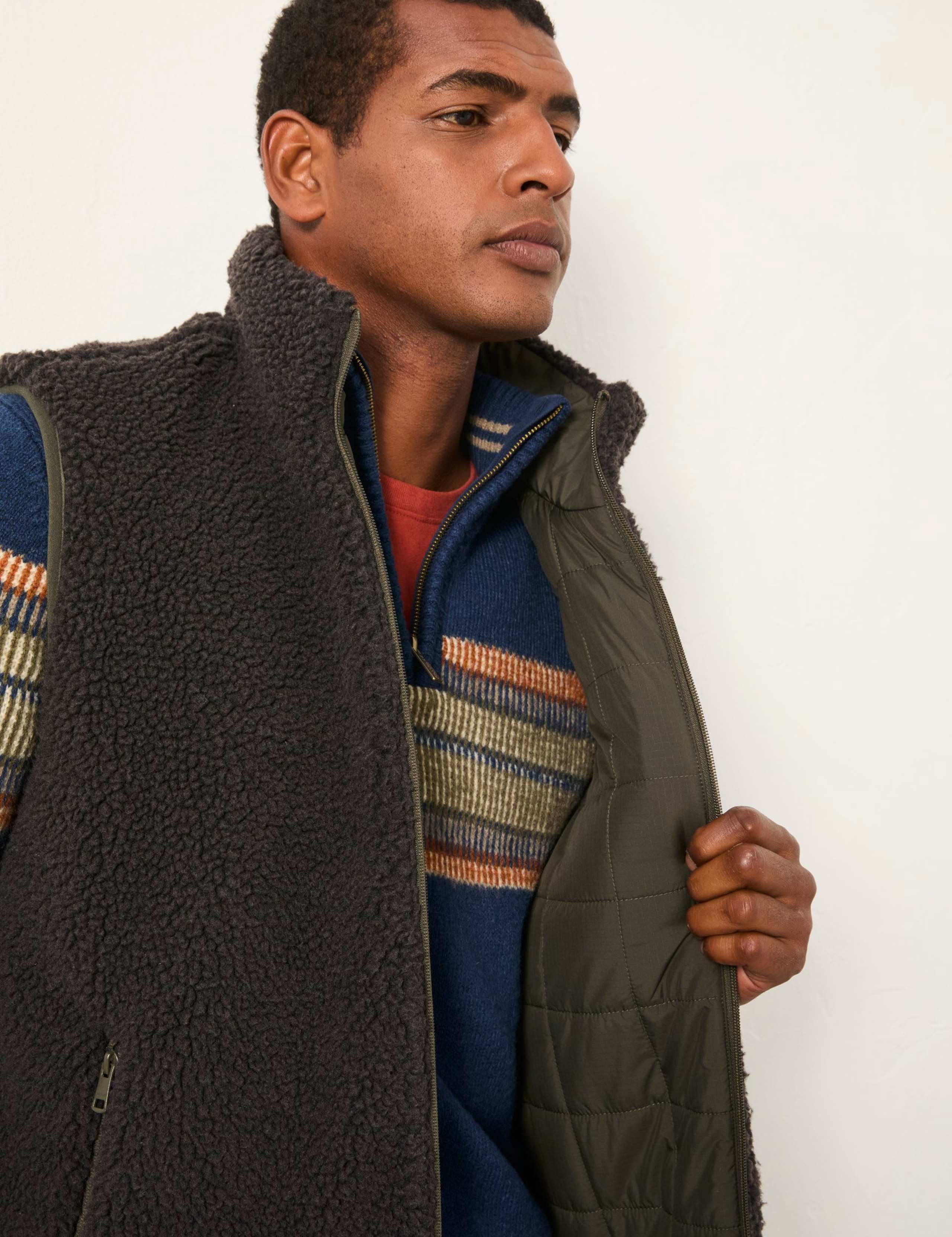 2 in 1 Reversible Gilet 7 of 8