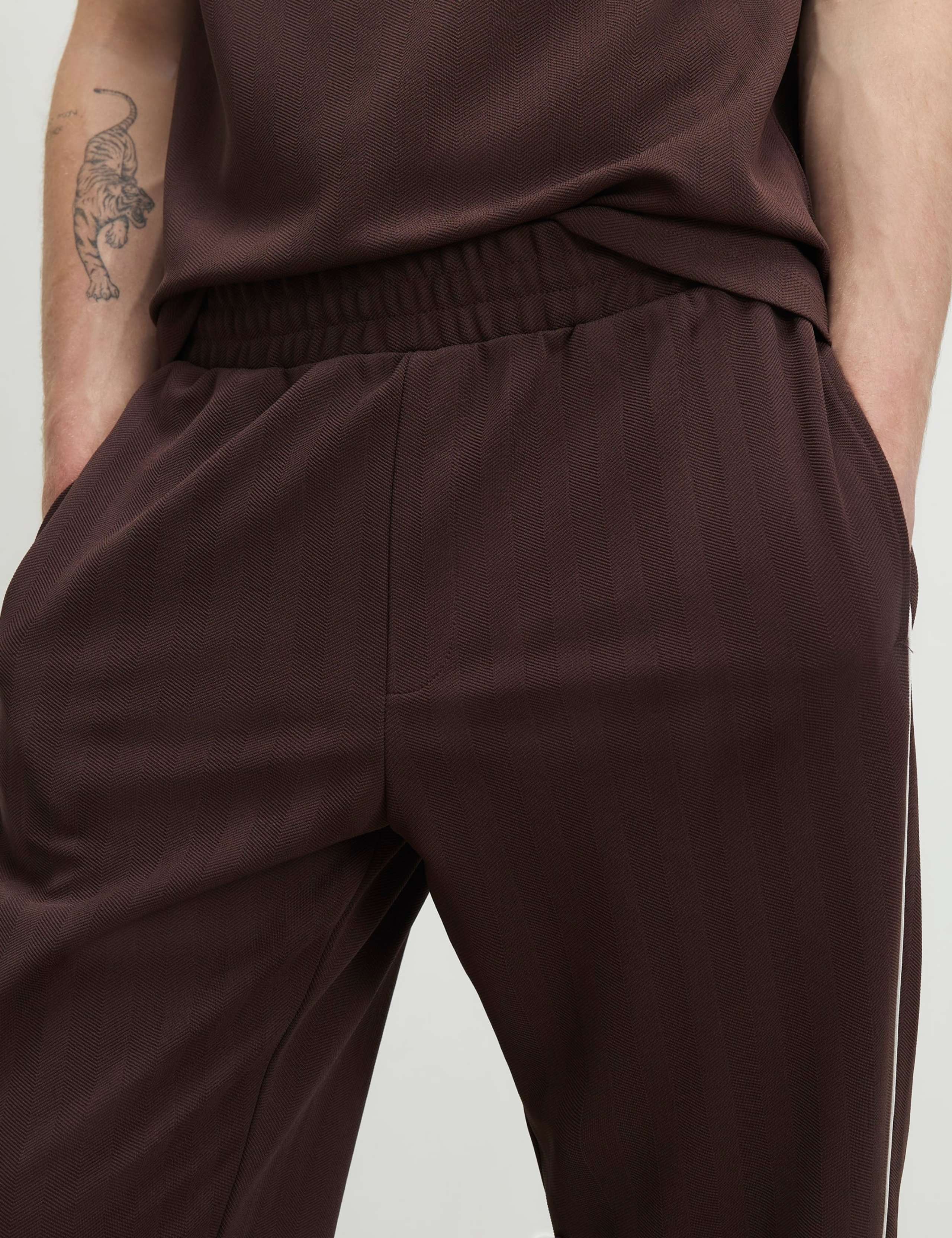 Textured Elasticated Waist Slim Fit Joggers 2 of 6