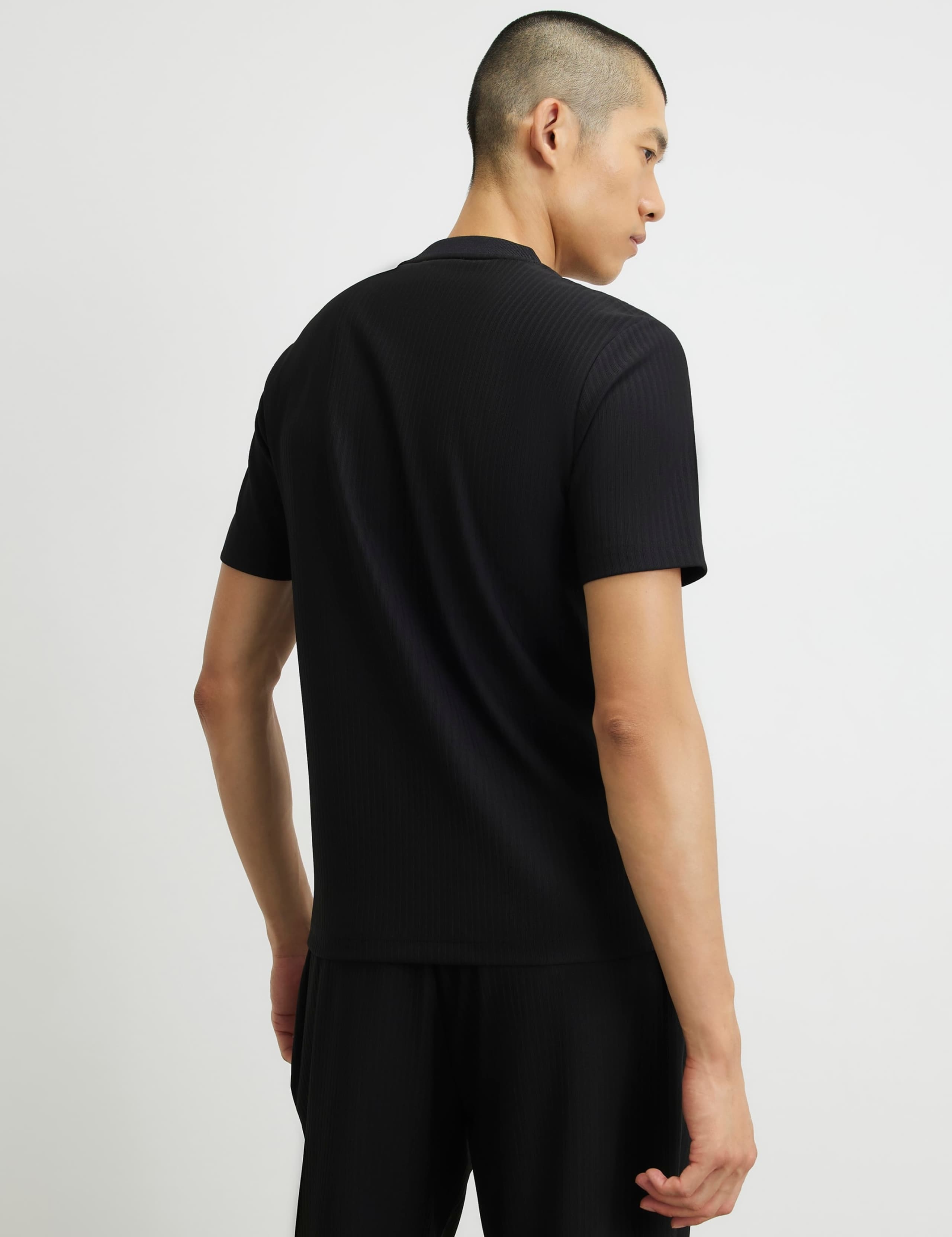 Slim Fit Textured Crew Neck Short Sleeve T-Shirt 3 of 6