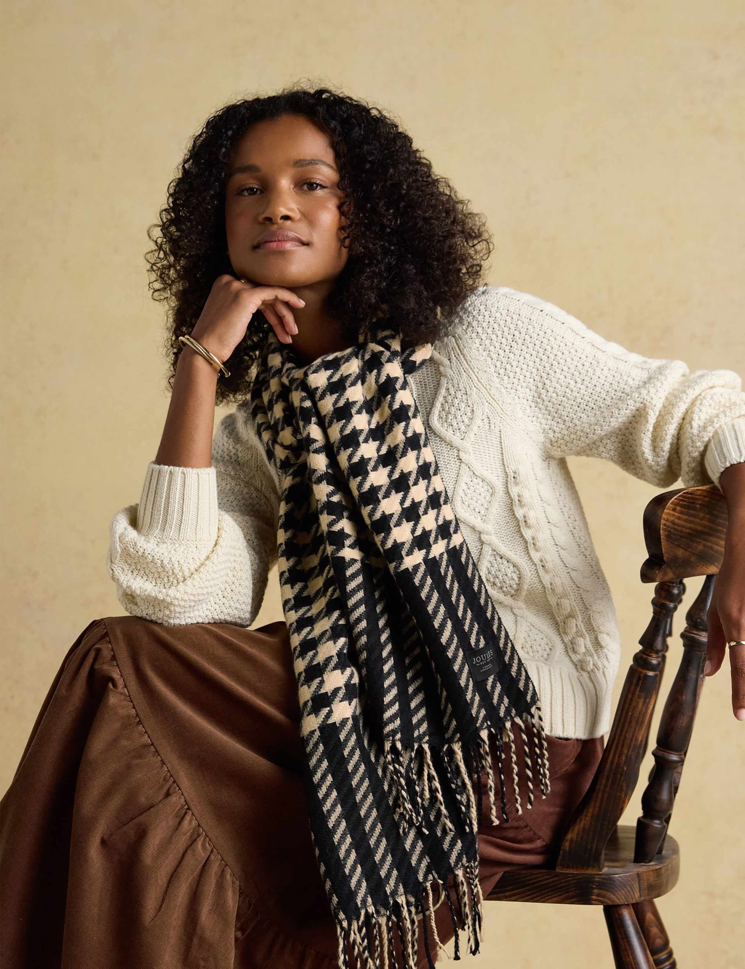 Houndstooth Fringed Scarf 4 of 6