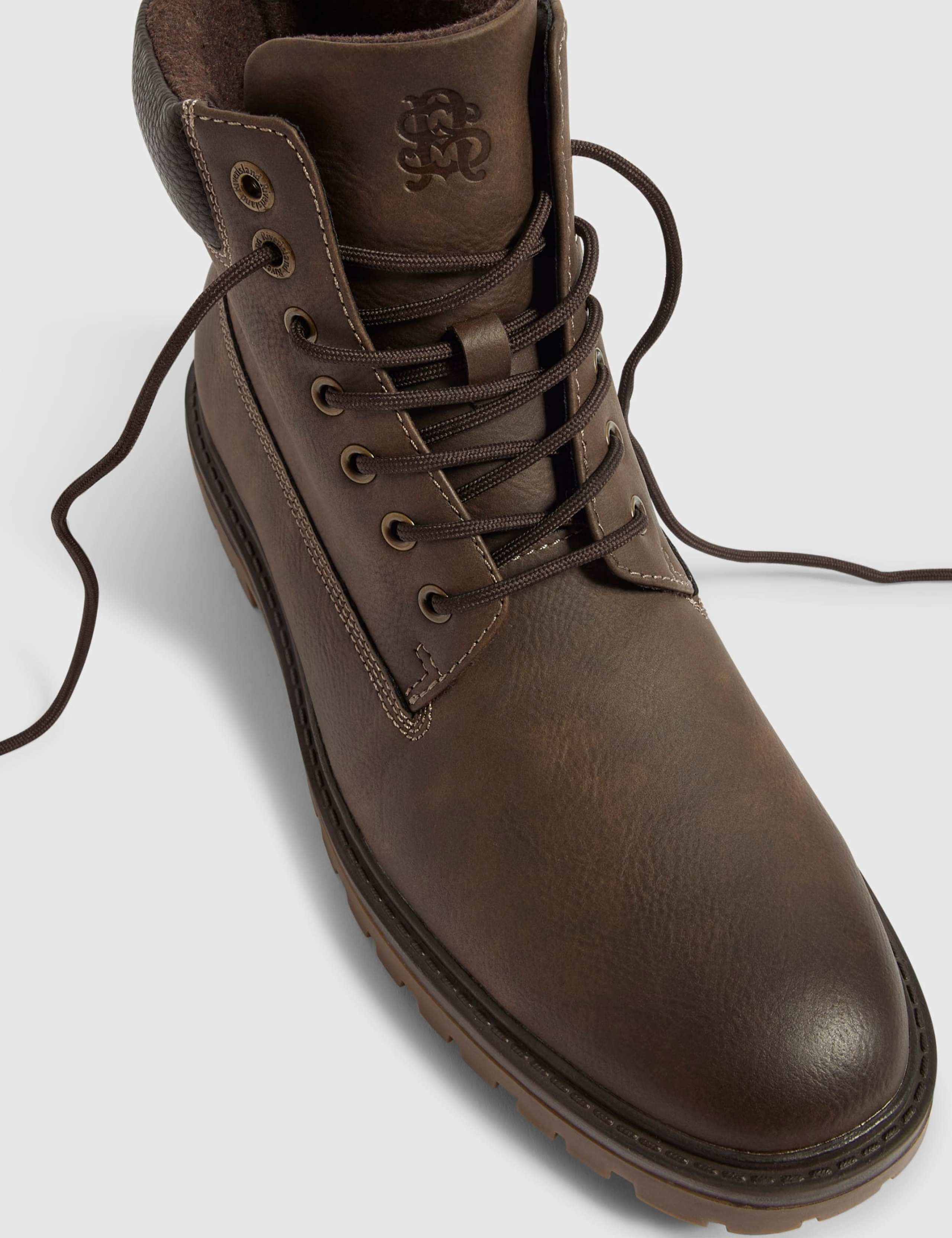 Padded Collar Lace Up Chukka Boots 4 of 5