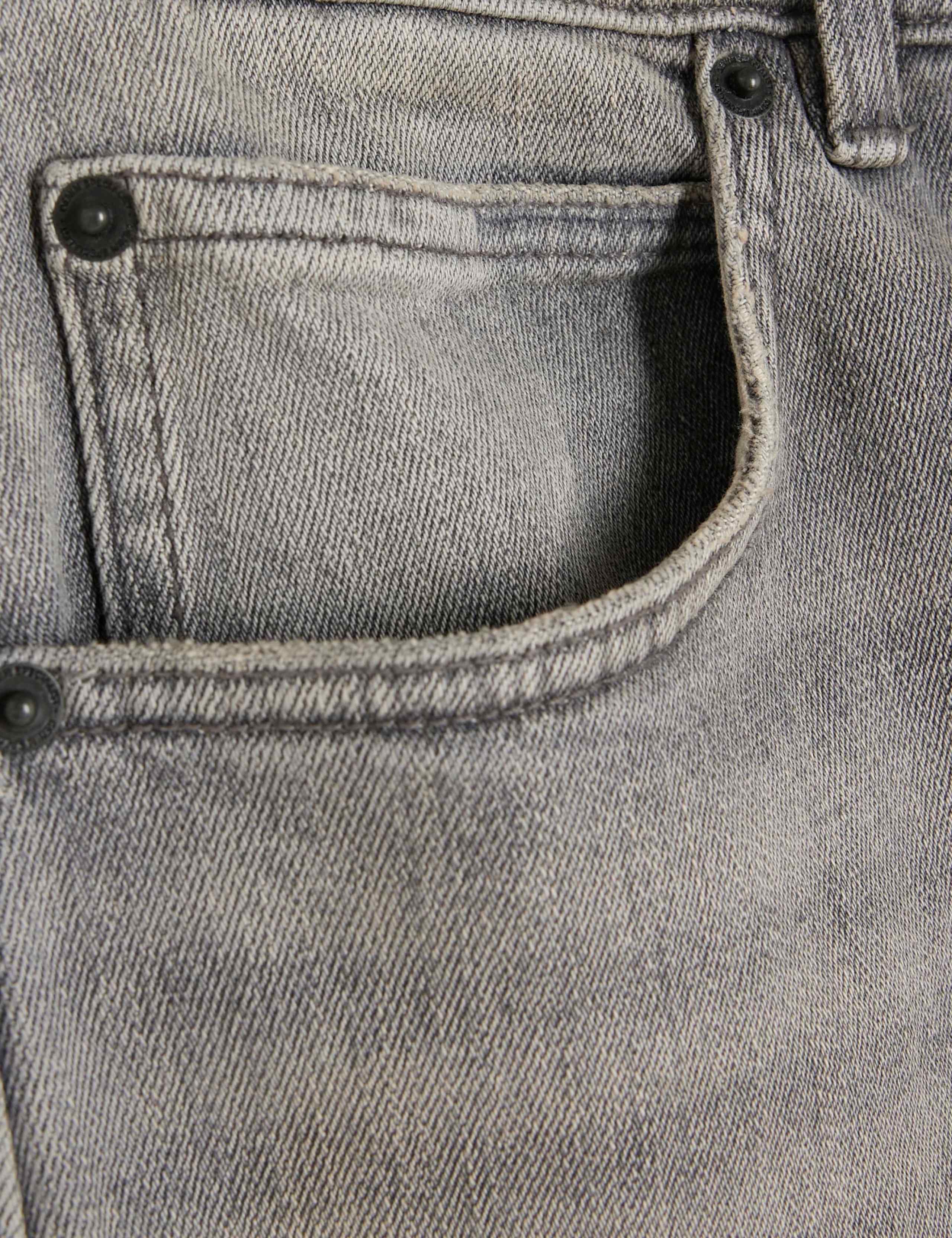 Tapered Fit Jeans 5 of 6
