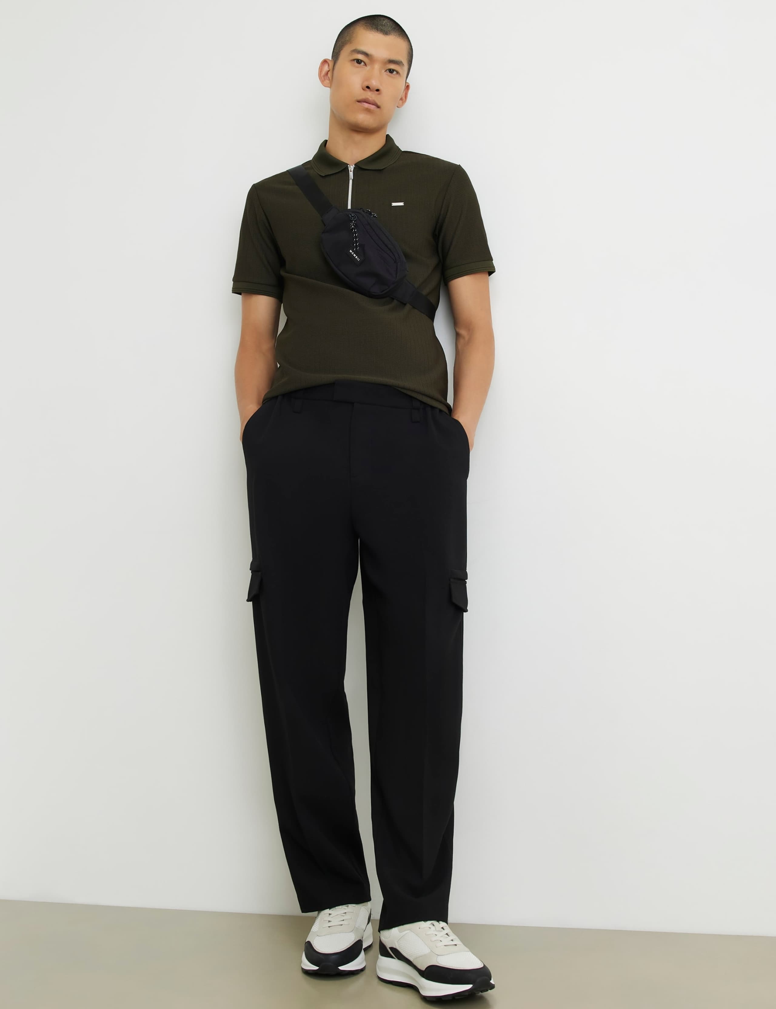 Textured Zip Up Short Sleeve Polo Shirt 2 of 6