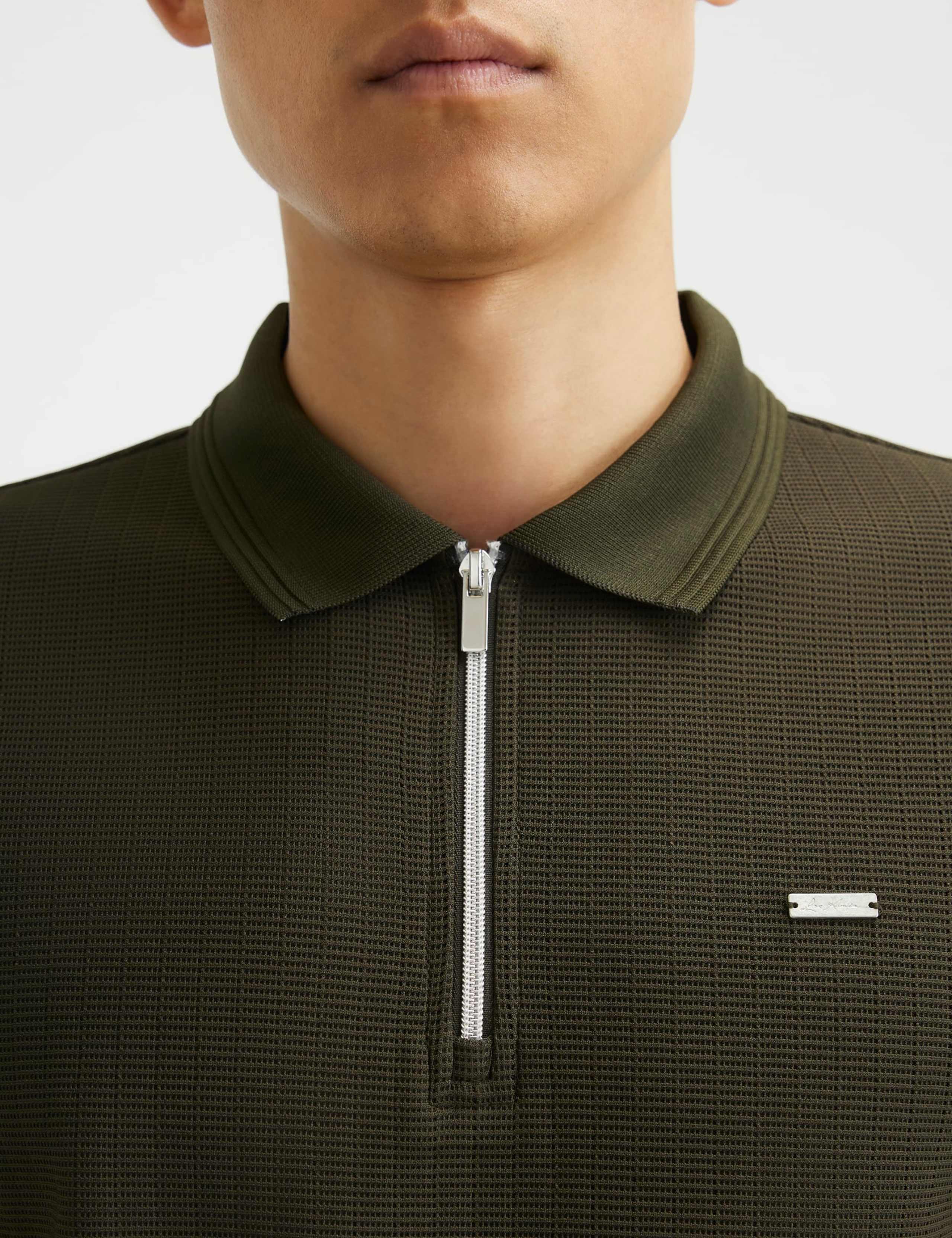 Textured Zip Up Short Sleeve Polo Shirt 4 of 6