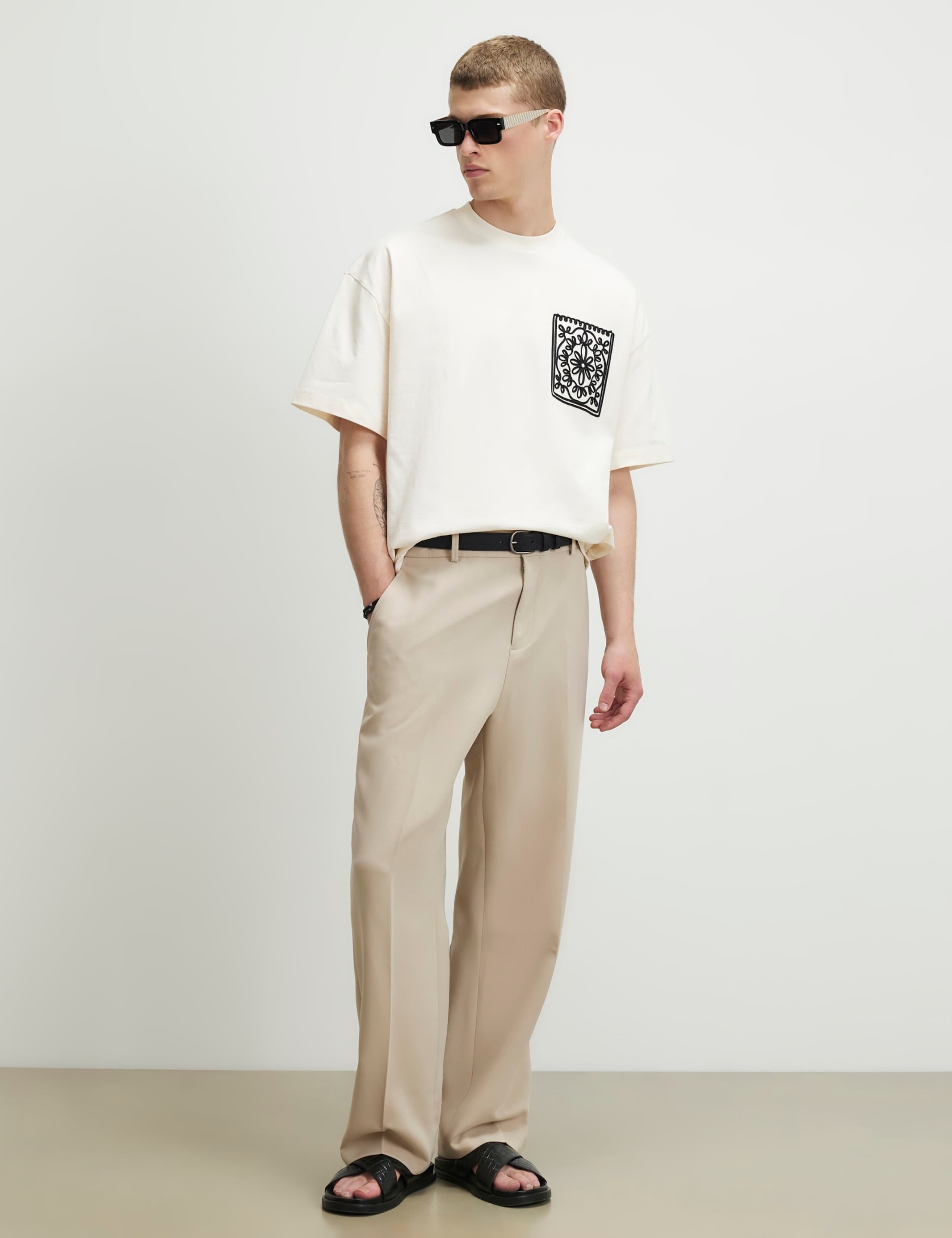 Cotton Floral Pocket T-Shirt 2 of 6