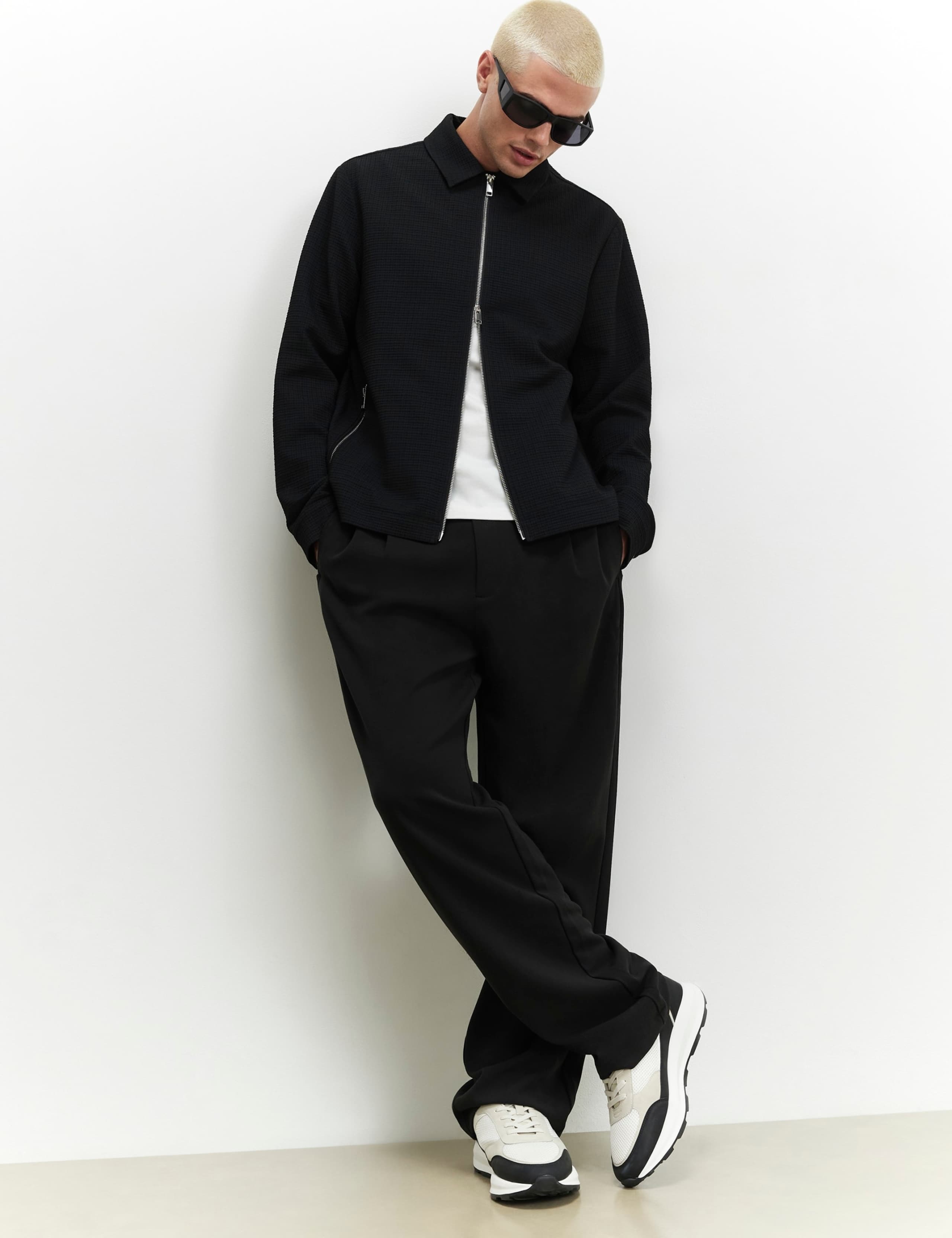 Loose Fit Lightweight Trousers 2 of 6
