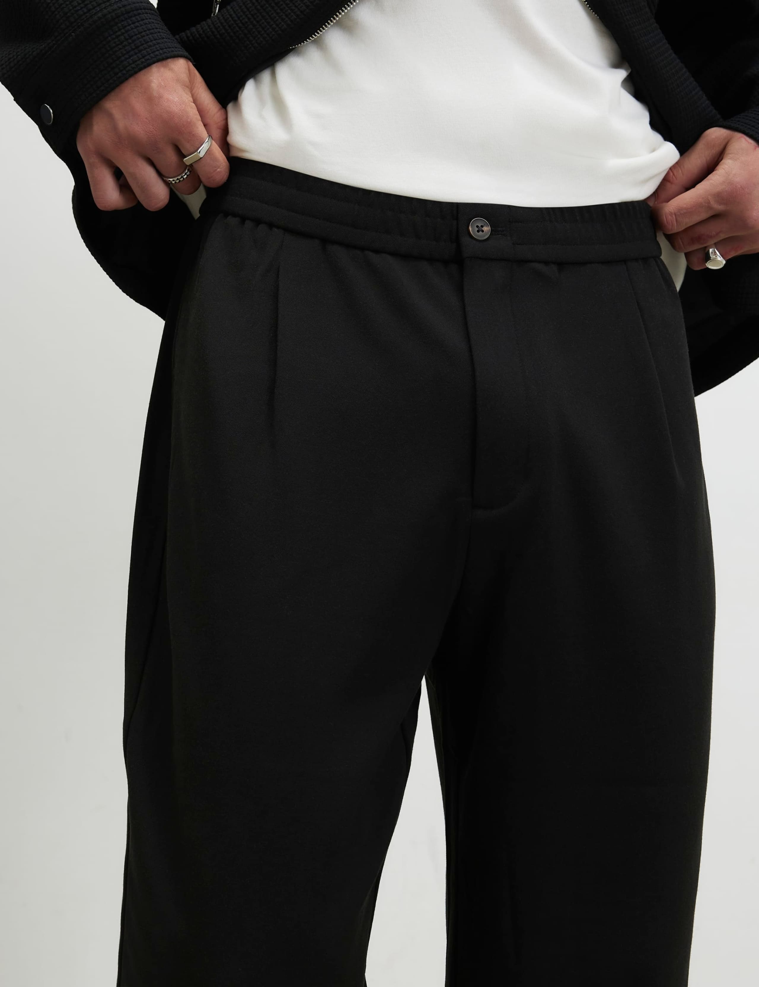 Loose Fit Lightweight Trousers 3 of 6