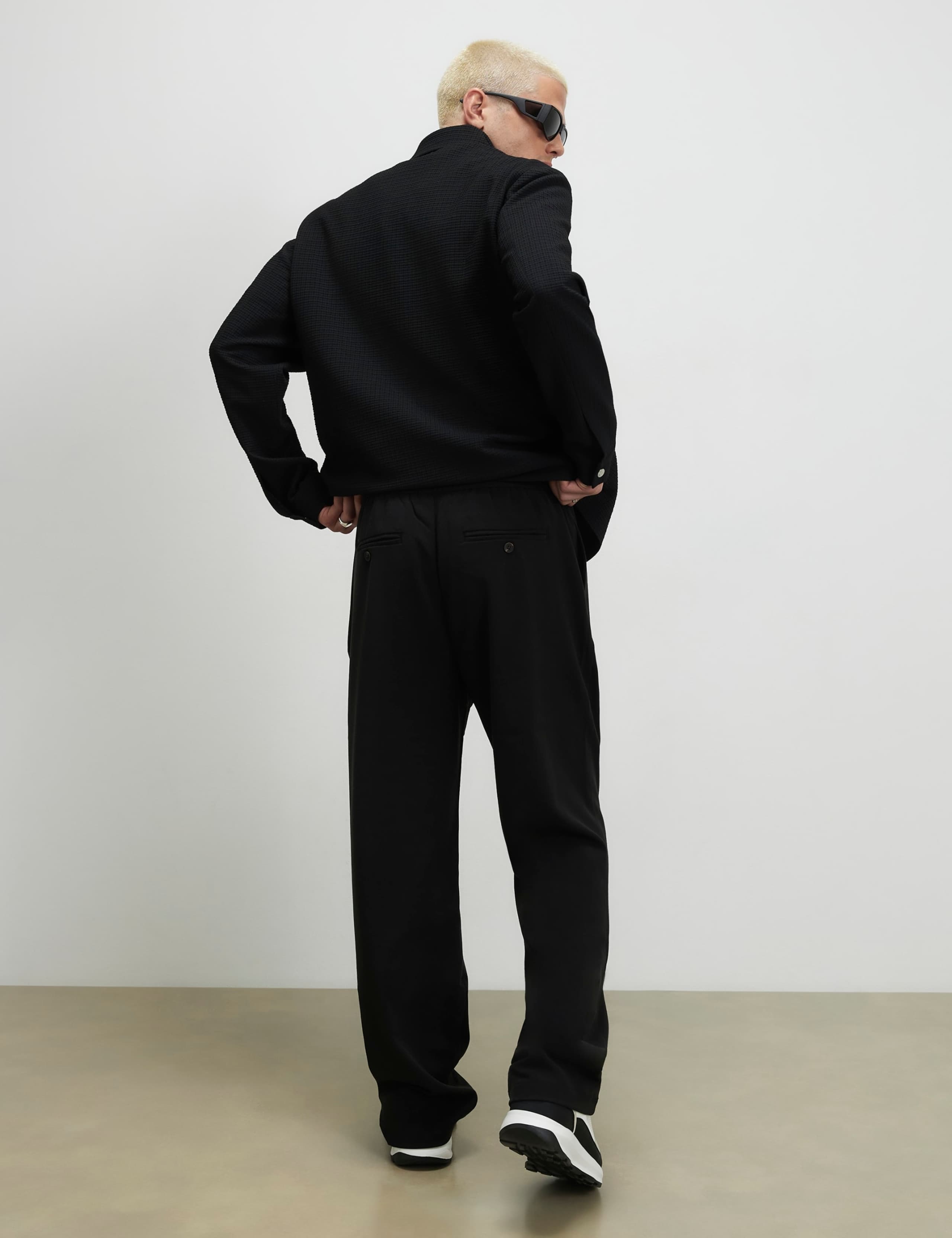 Loose Fit Lightweight Trousers 4 of 6