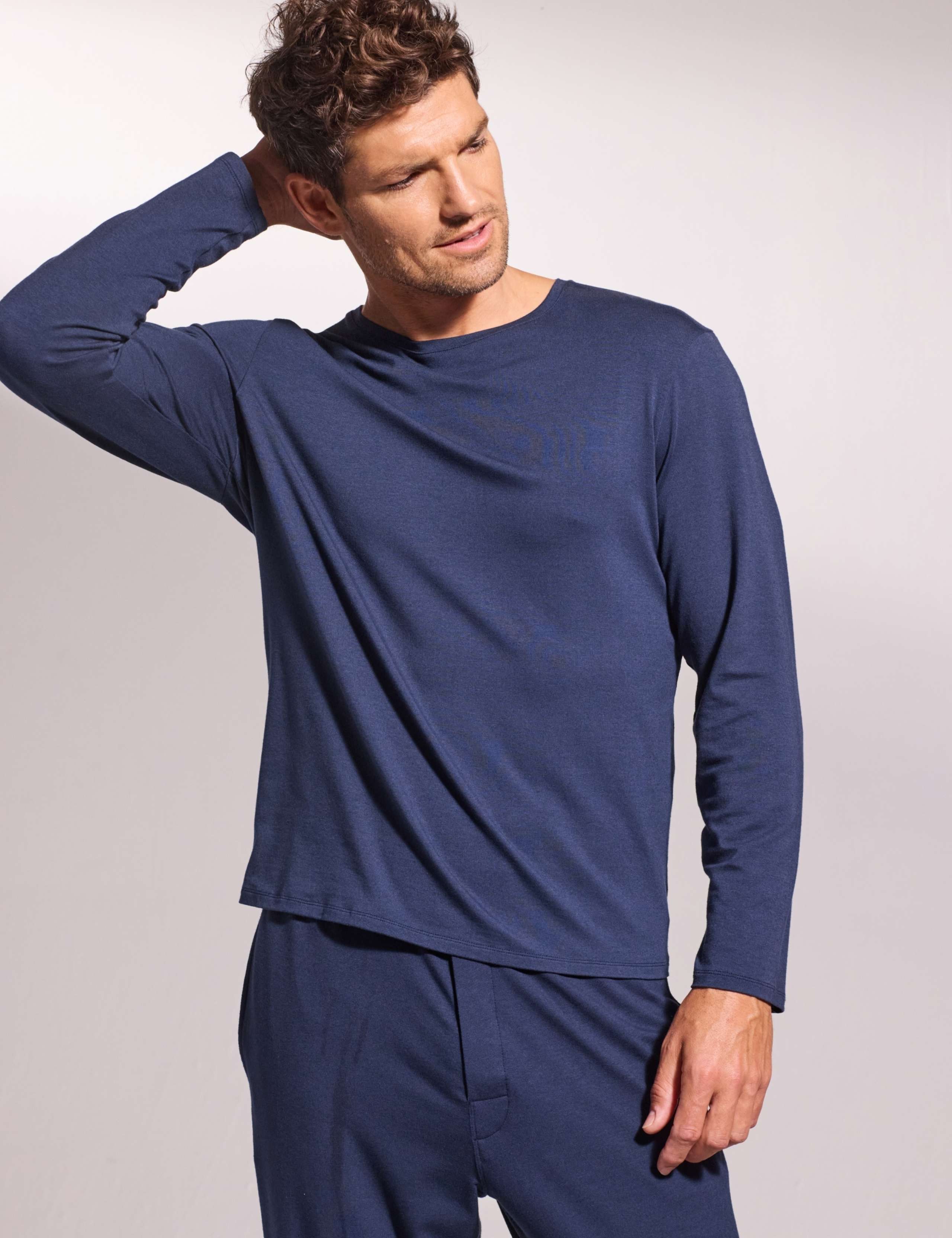 Premium Wellwear Long Sleeve Pyjama Set 2 of 4