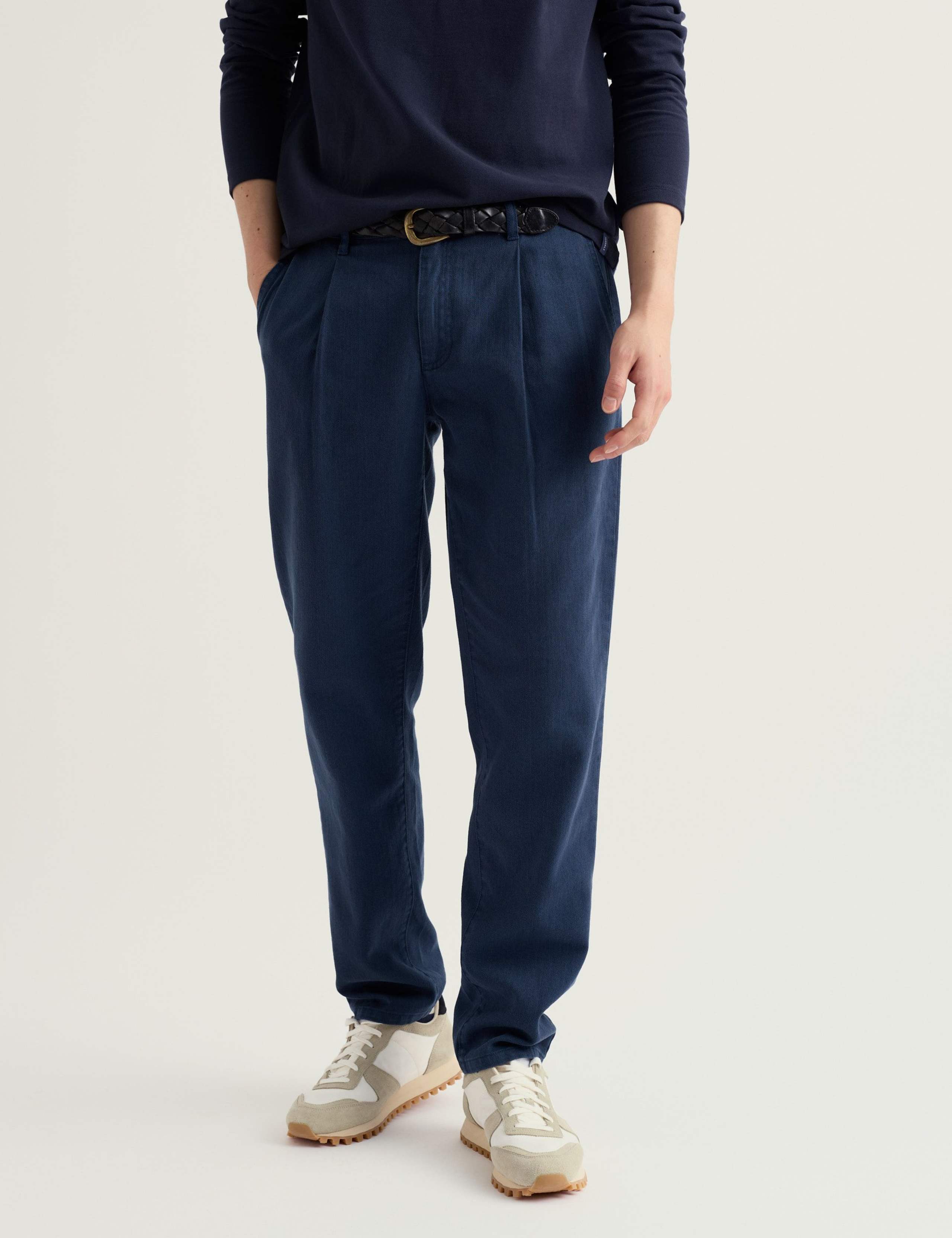 Tapered Fit Linen Rich Chinos 3 of 5