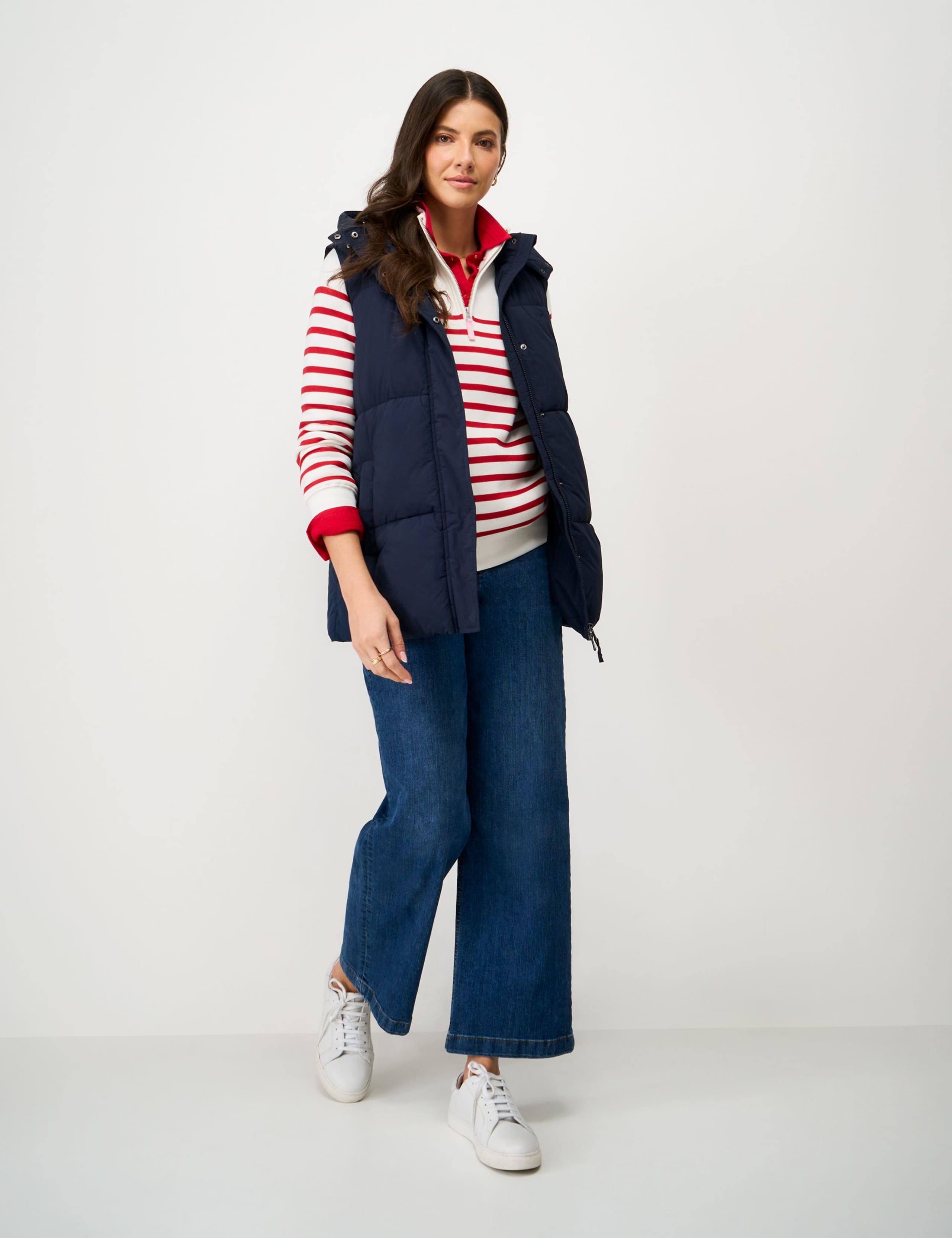 Midweight Padded Quilted Hooded Gilet 1 of 5