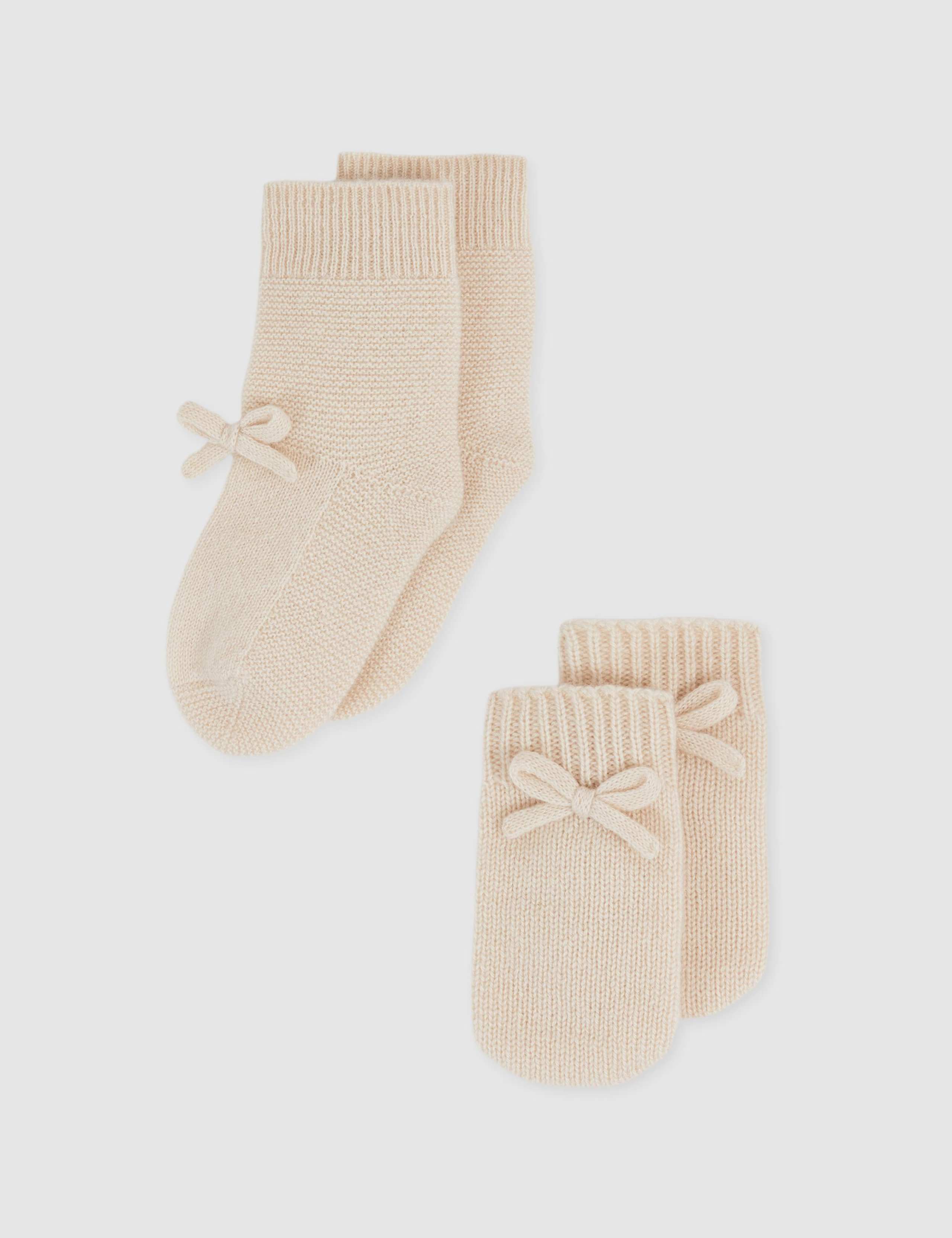 Kids' Pure Cashmere Knitted Boots and Mittens 2 of 6