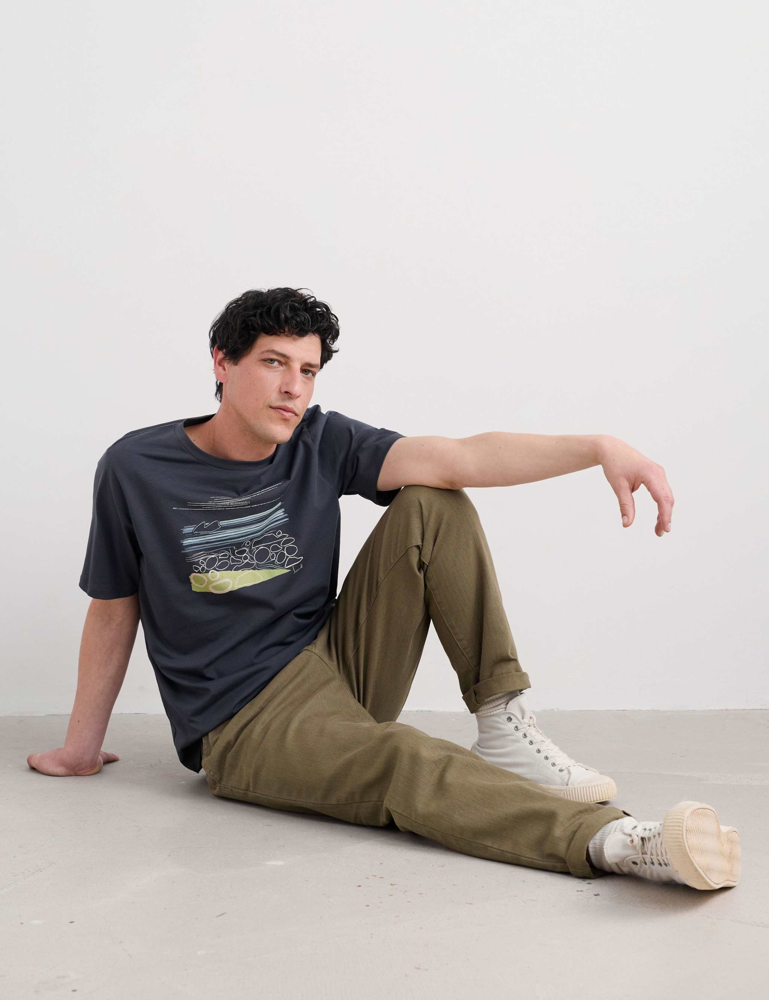 Pure Cotton Crew Neck Beach Graphic T-Shirt 4 of 5