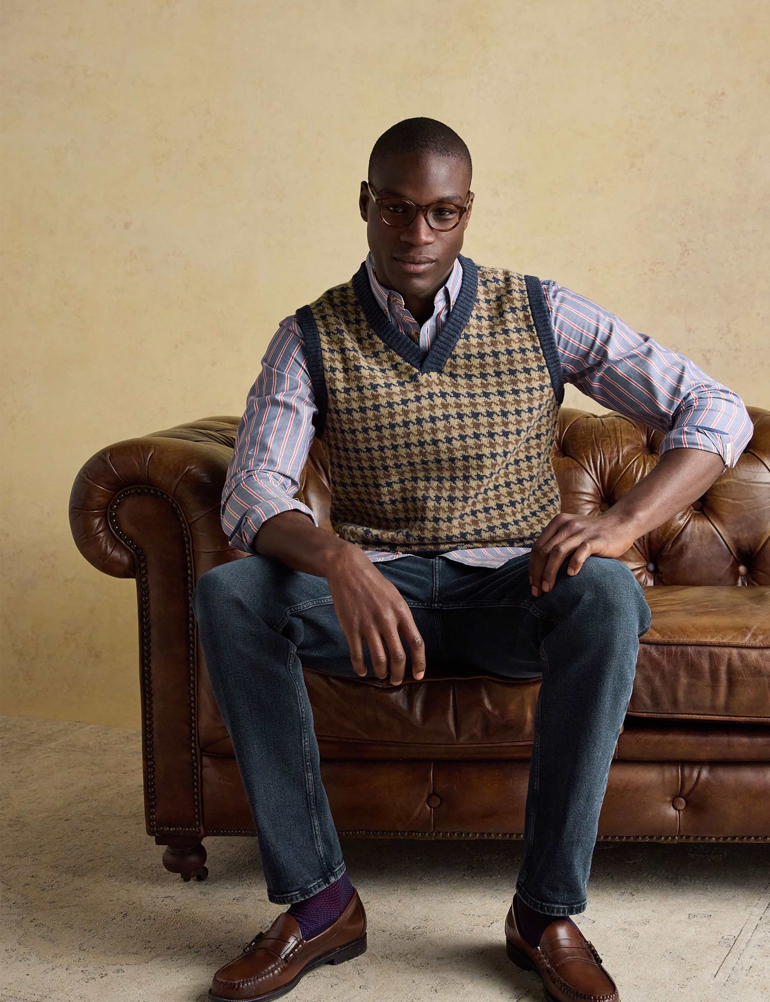 Wool Rich Houndstooth Knitted Vest 4 of 8