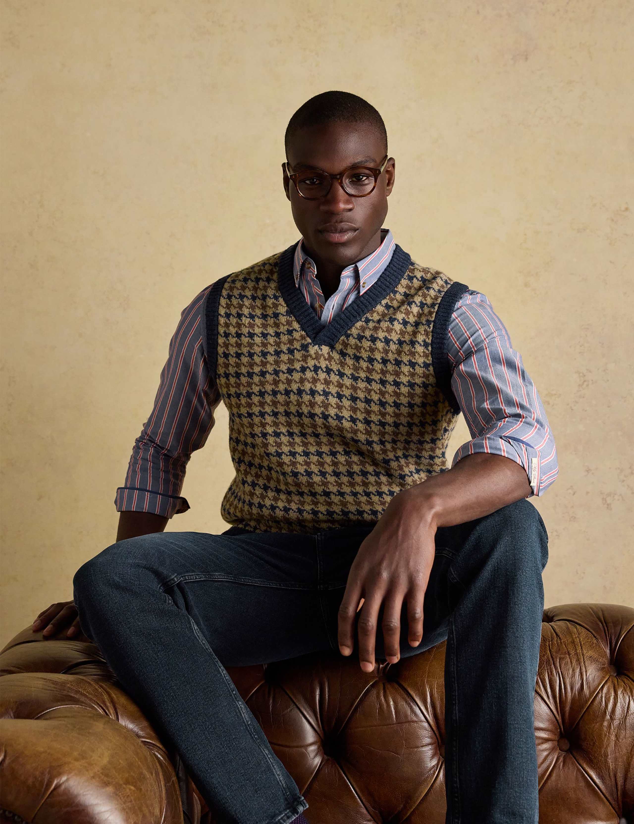 Wool Rich Houndstooth Knitted Vest 5 of 8