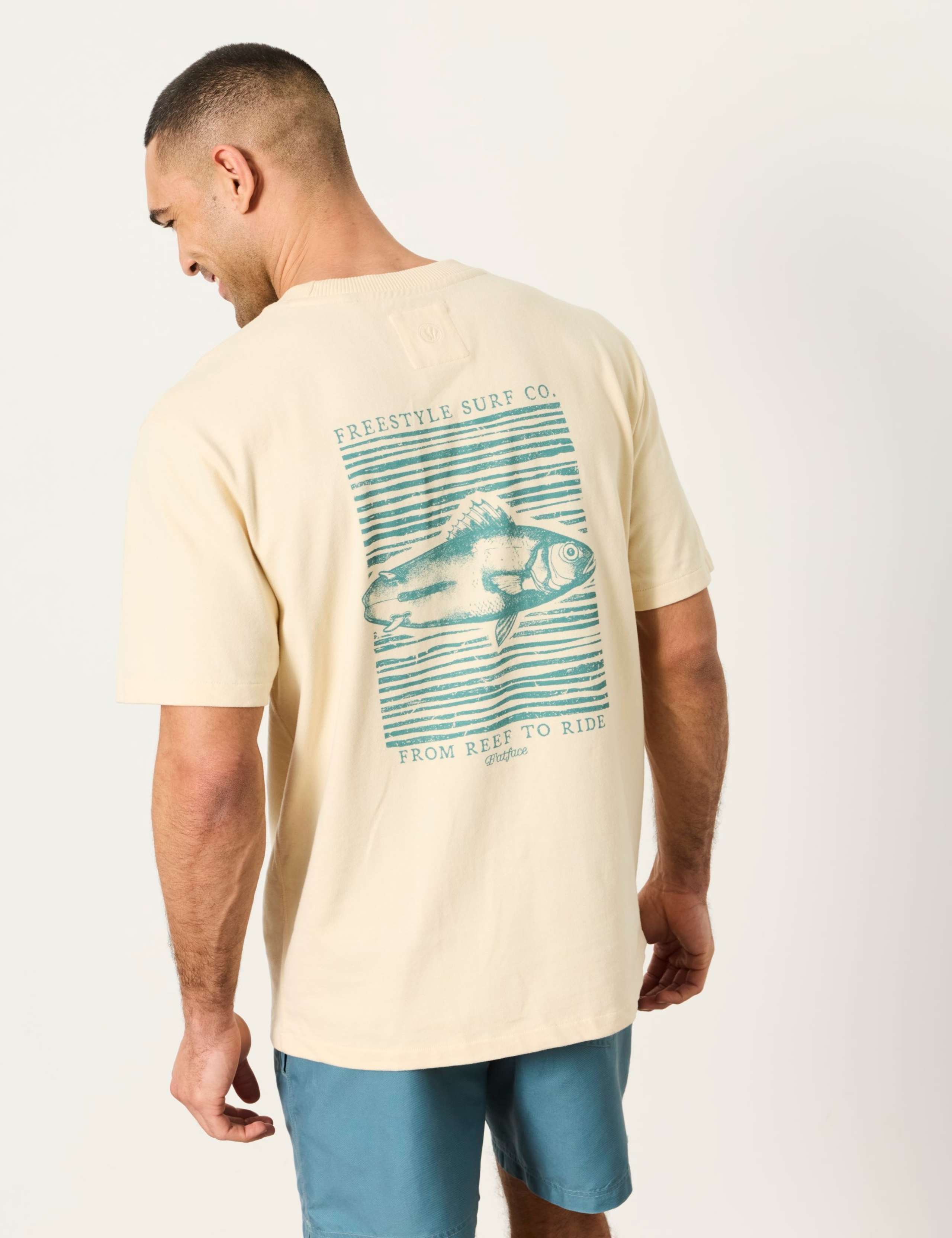 Pure Cotton Surf Back Graphic T-Shirt 3 of 7