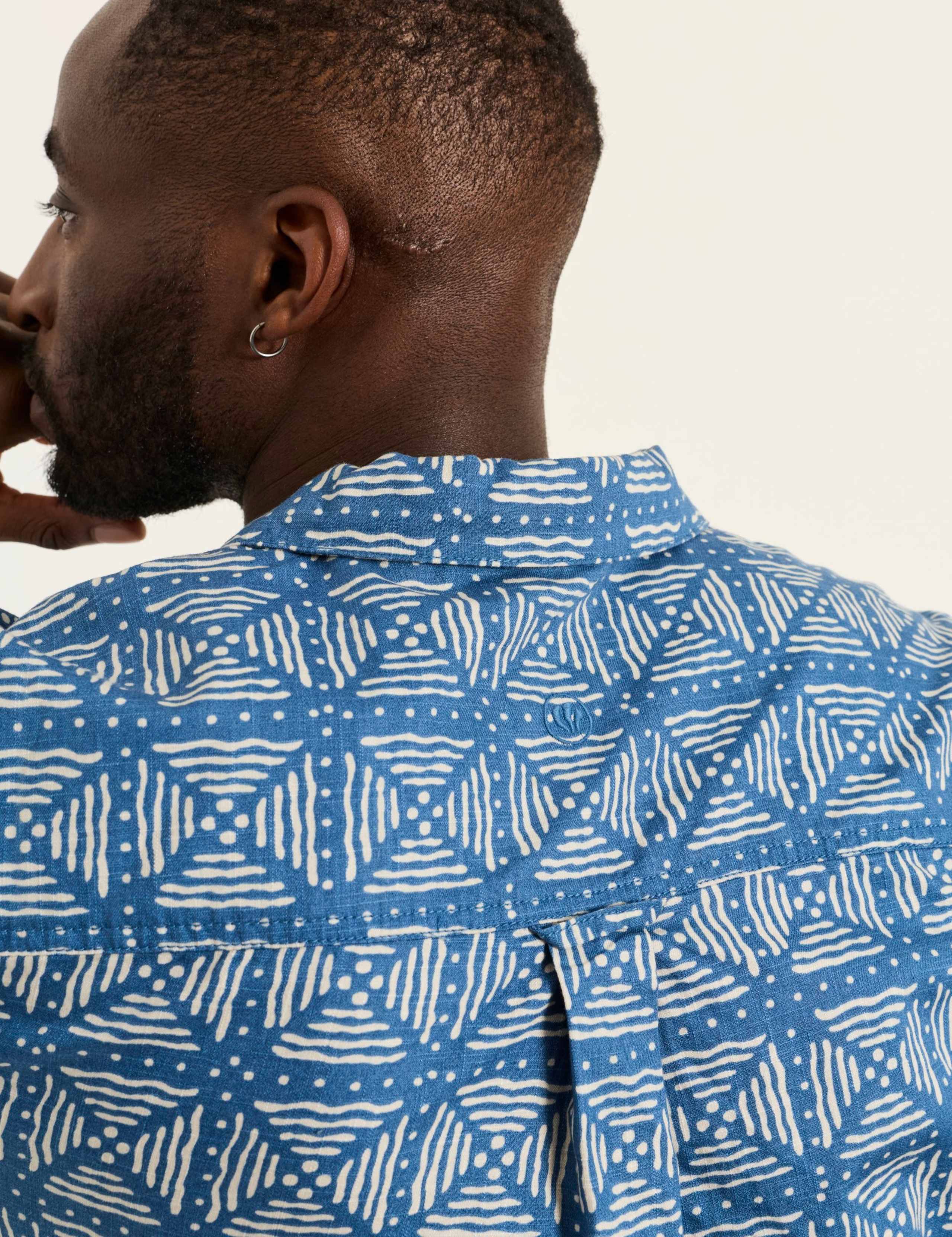 Regular Fit Geometric Print Short Sleeve Shirt 5 of 6