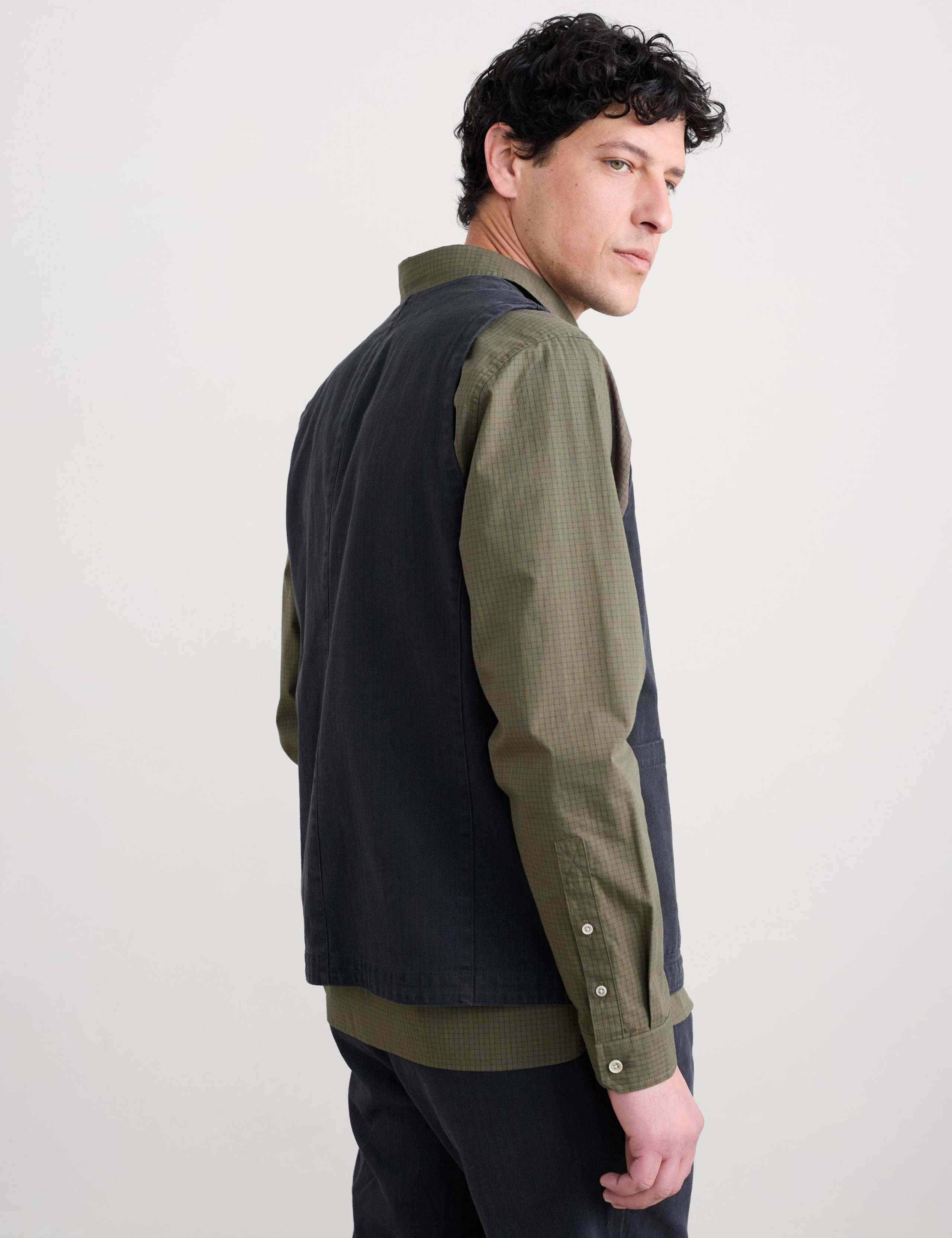 Regular Fit Linen Rich Herringbone Waistcoat 4 of 5
