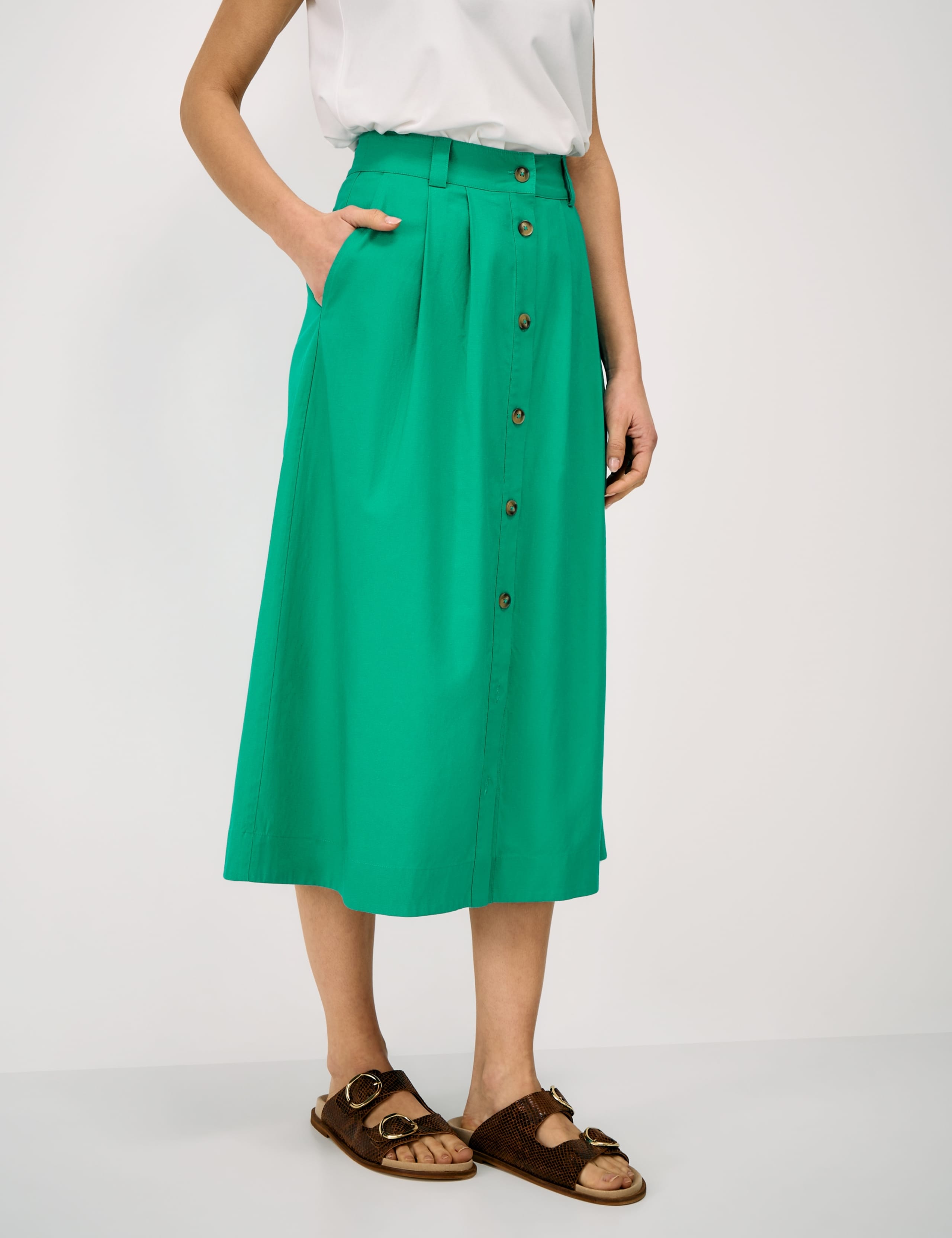 Midi A-Line Skirt with Linen 4 of 5