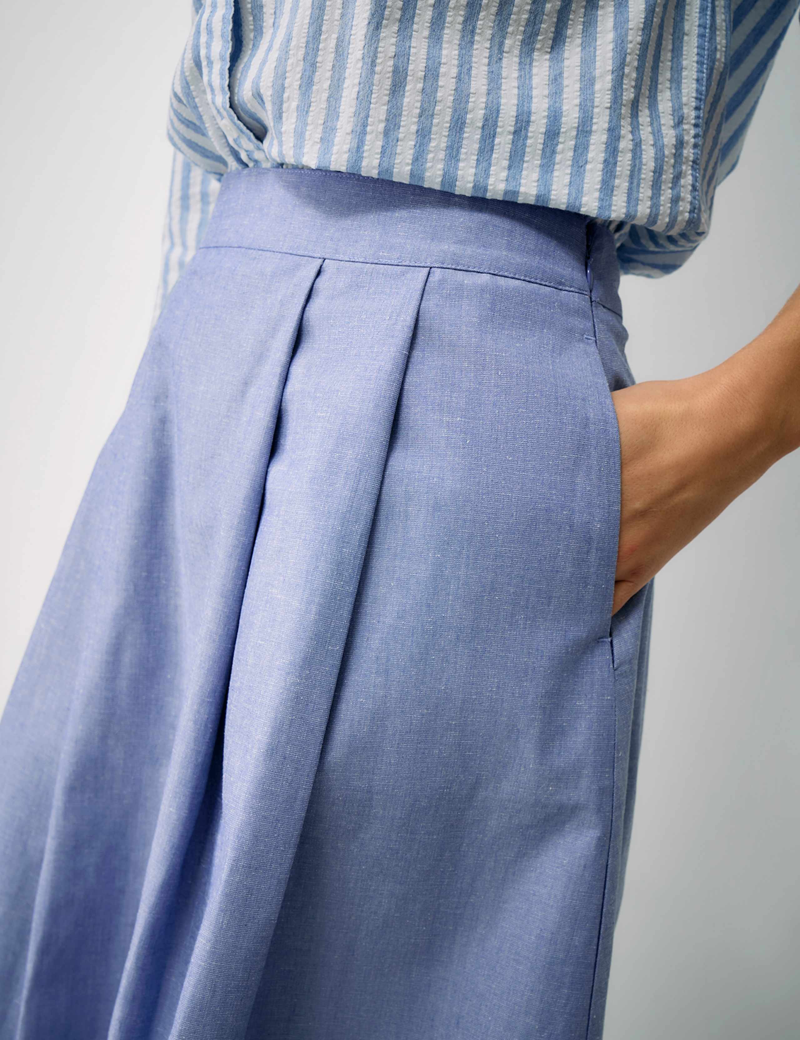 Pleated Midi Skirt with Linen 4 of 5