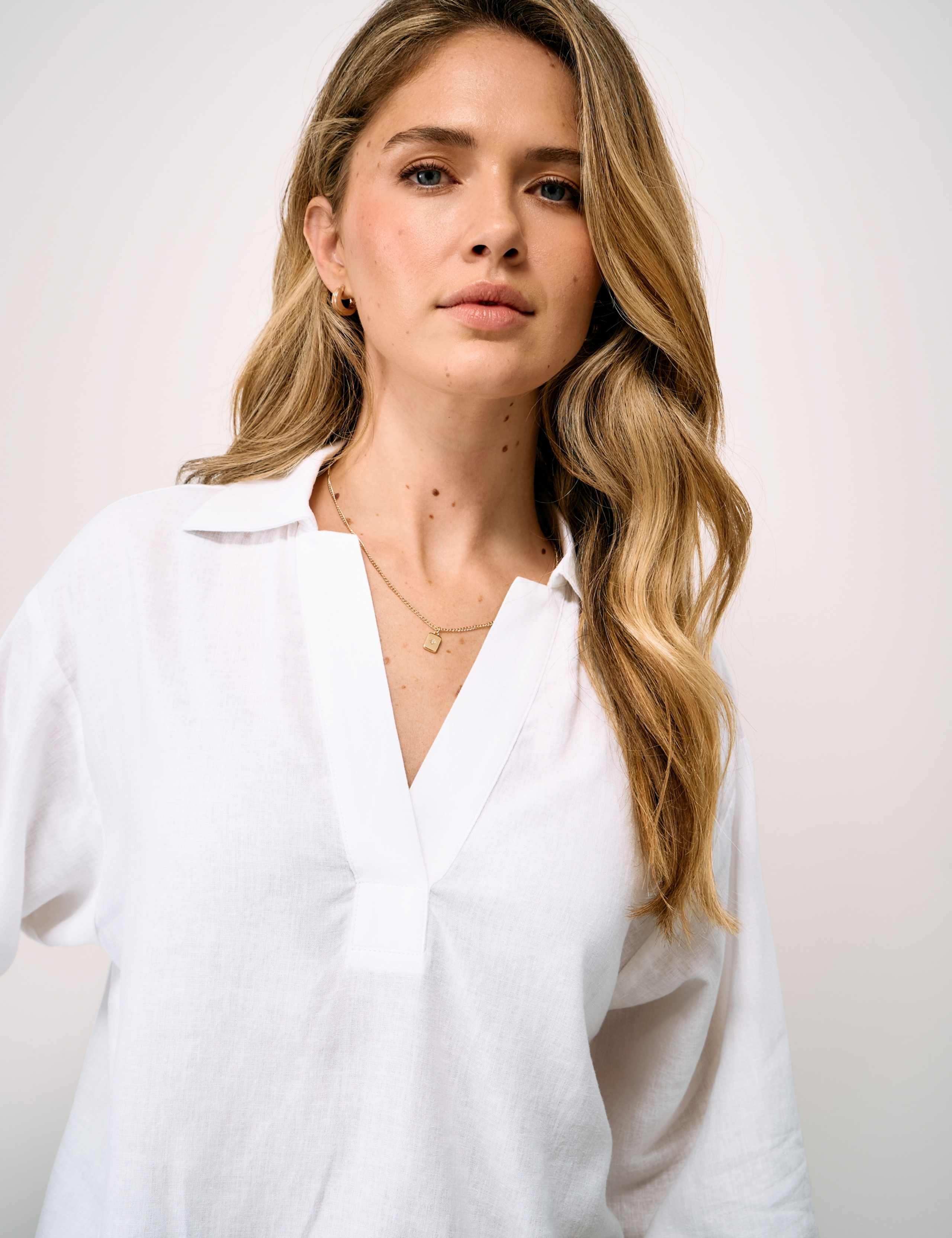 Linen Rich V-Neck Relaxed Popover Shirt 4 of 5