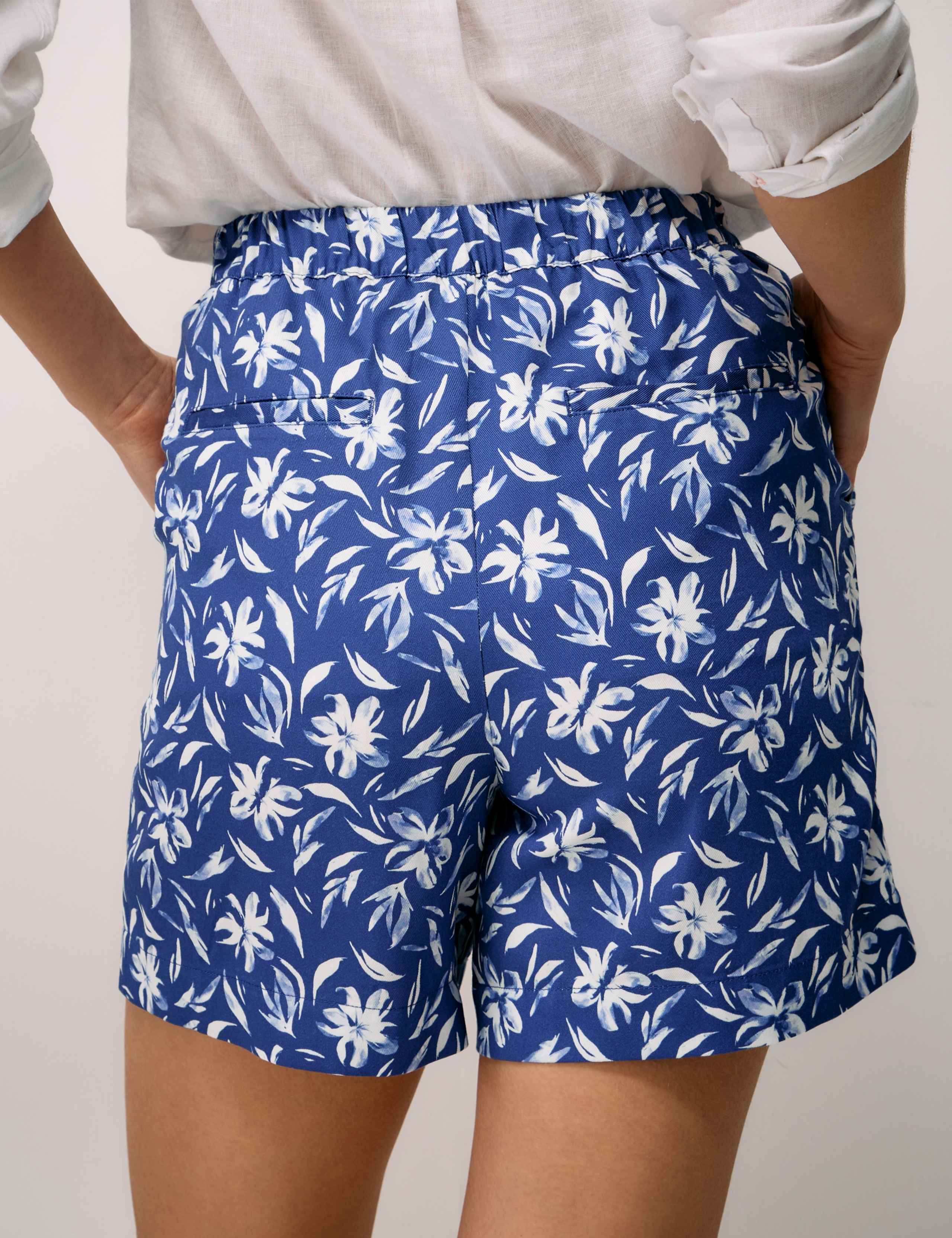 Lyocell Blend Floral High Waisted Shorts 3 of 5