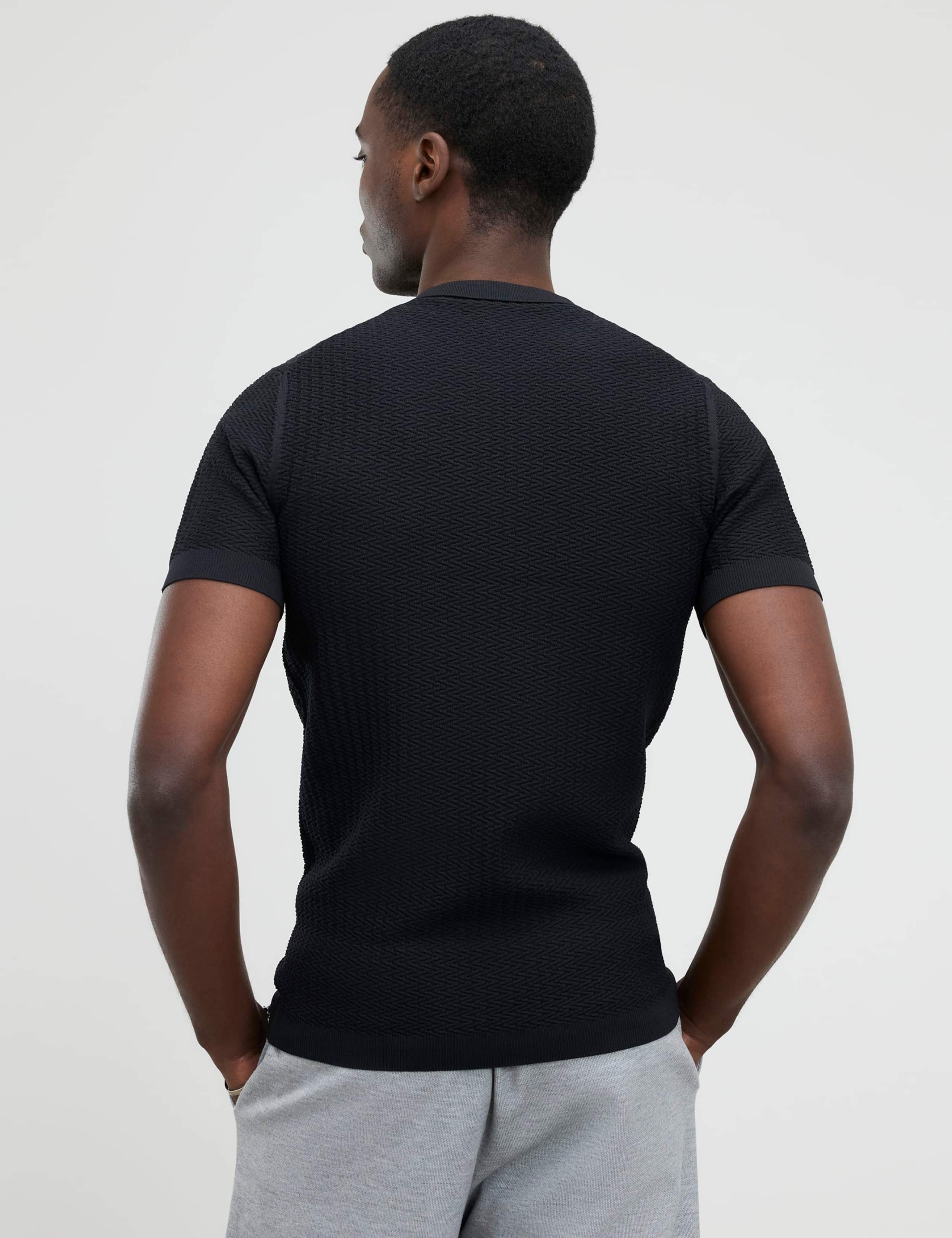 Zig-Zag Textured T-Shirt 4 of 6