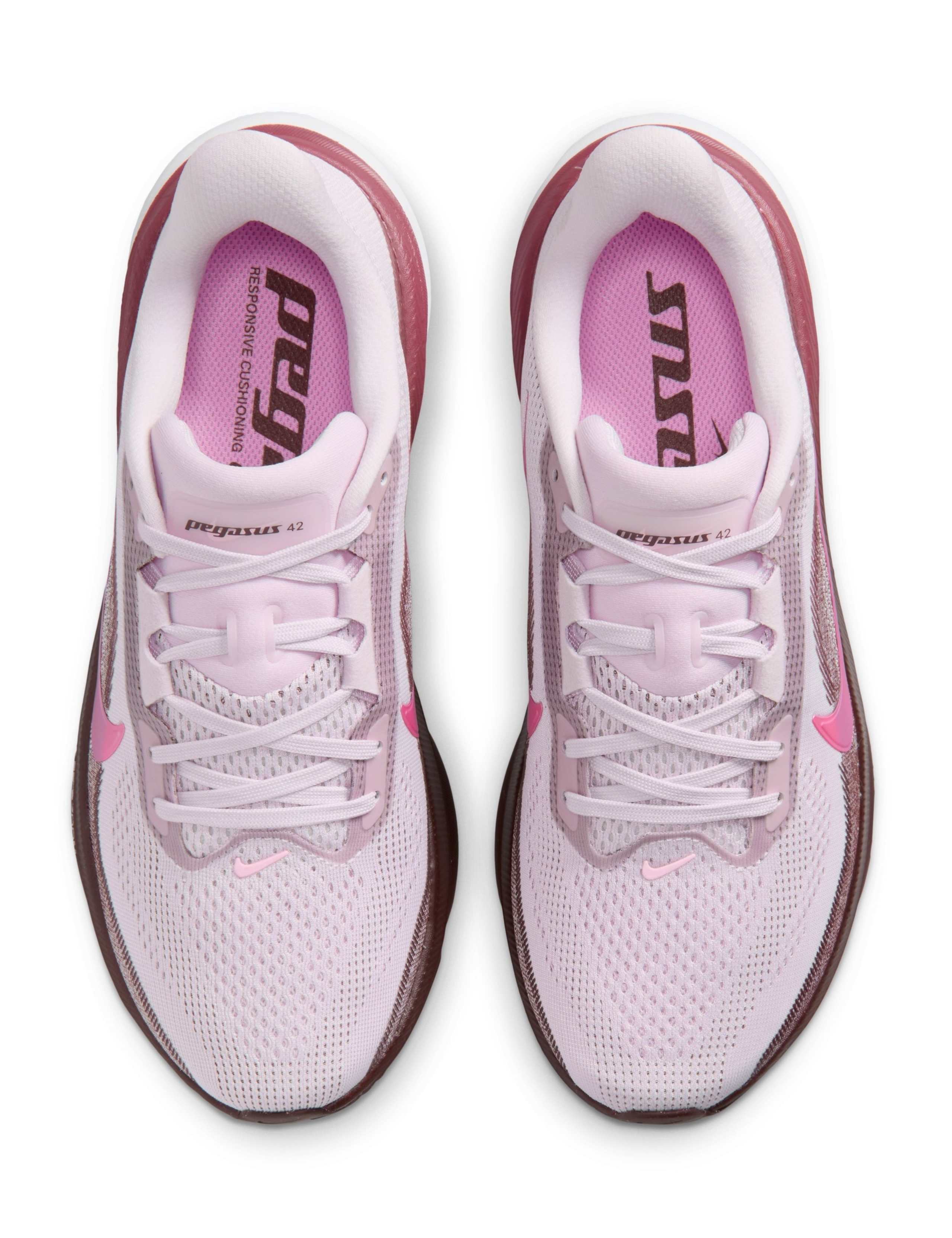Pegasus 42 Trainers 2 of 6
