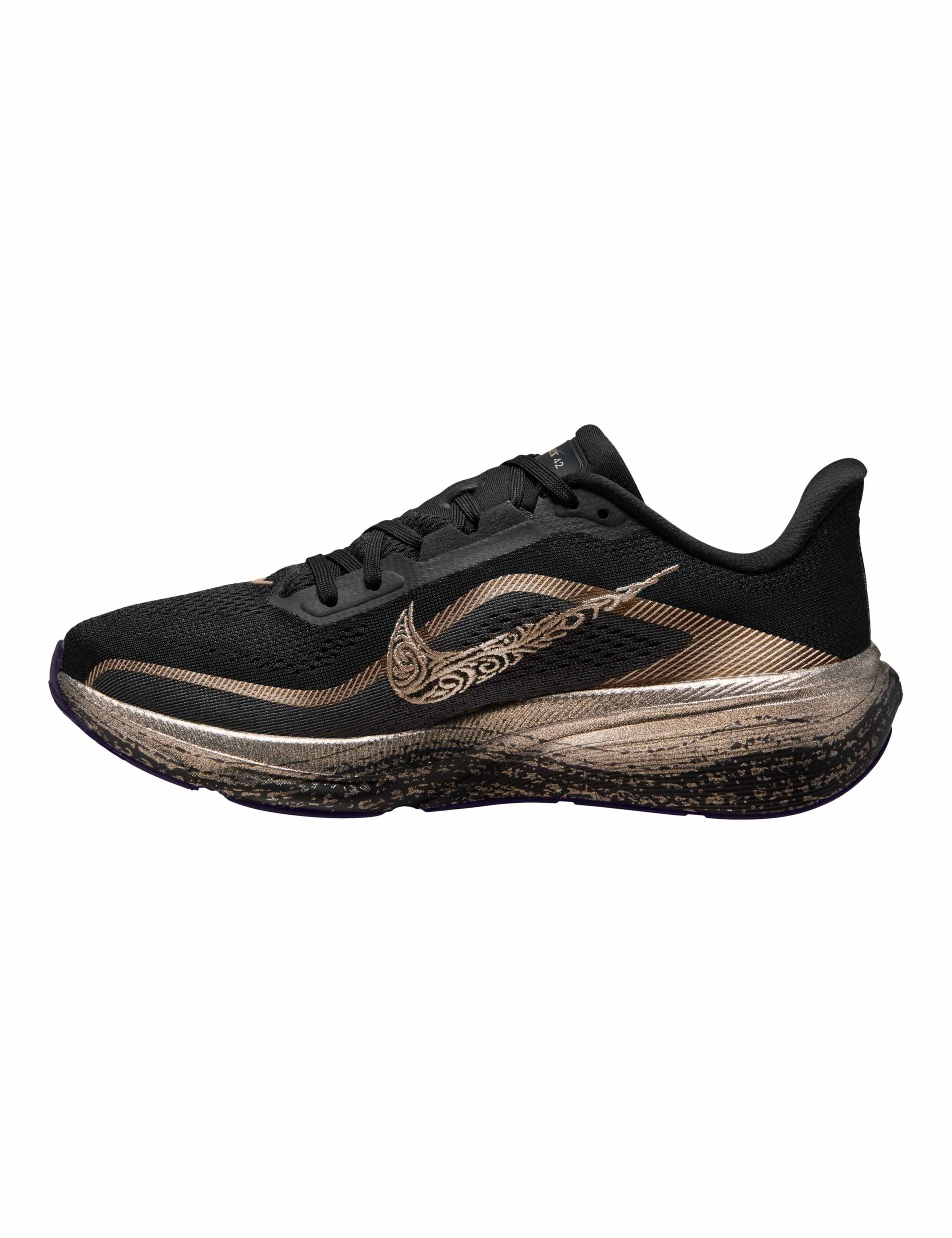 Nike Pegasus 42 Keely Hodgkinson Trainers 2 of 4