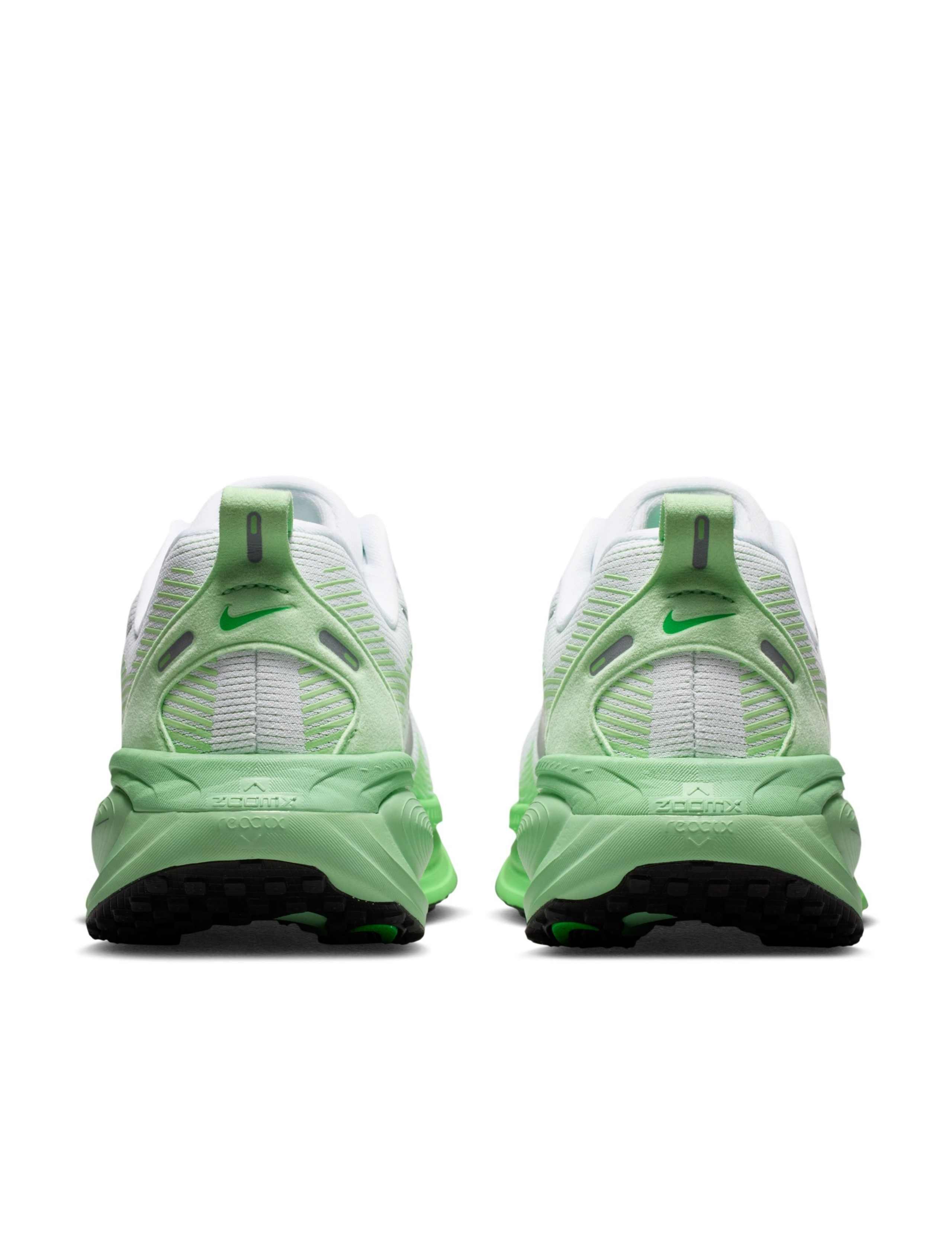 Nike Vomero 18 Trainers 5 of 6