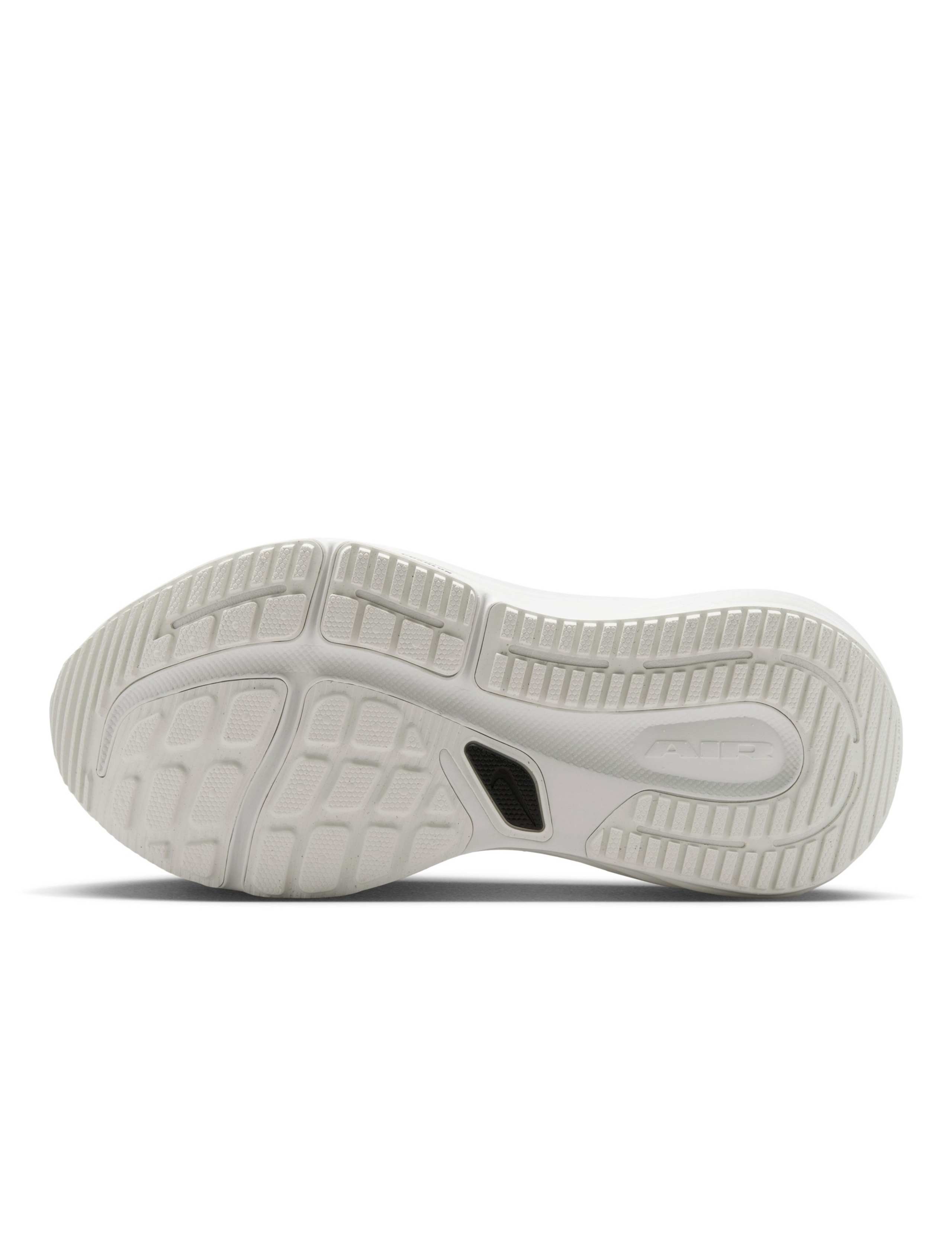 Winflo 12 Trainers 6 of 6