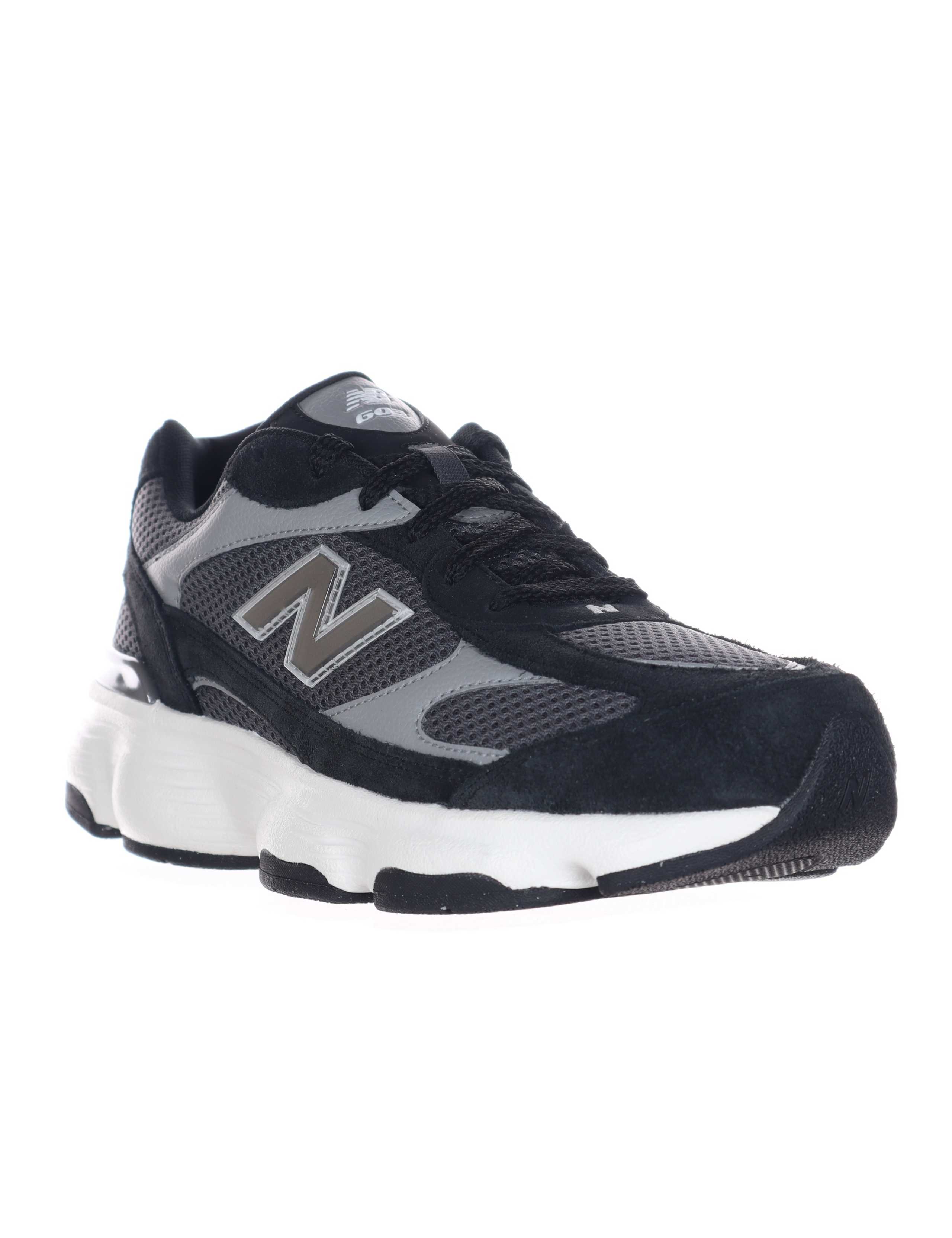 603 Trainers 2 of 5