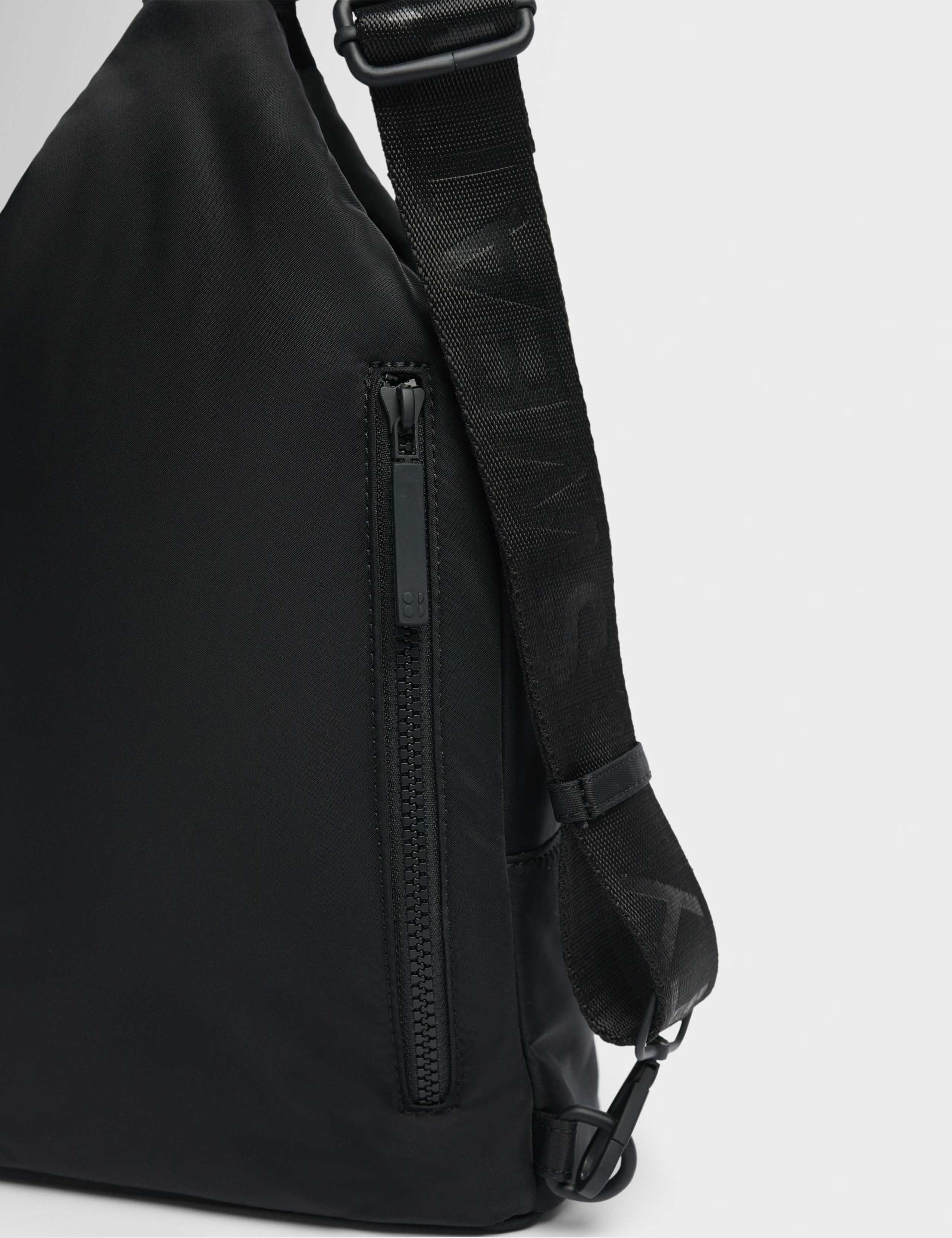 Motion Cross Body Bag 6 of 8