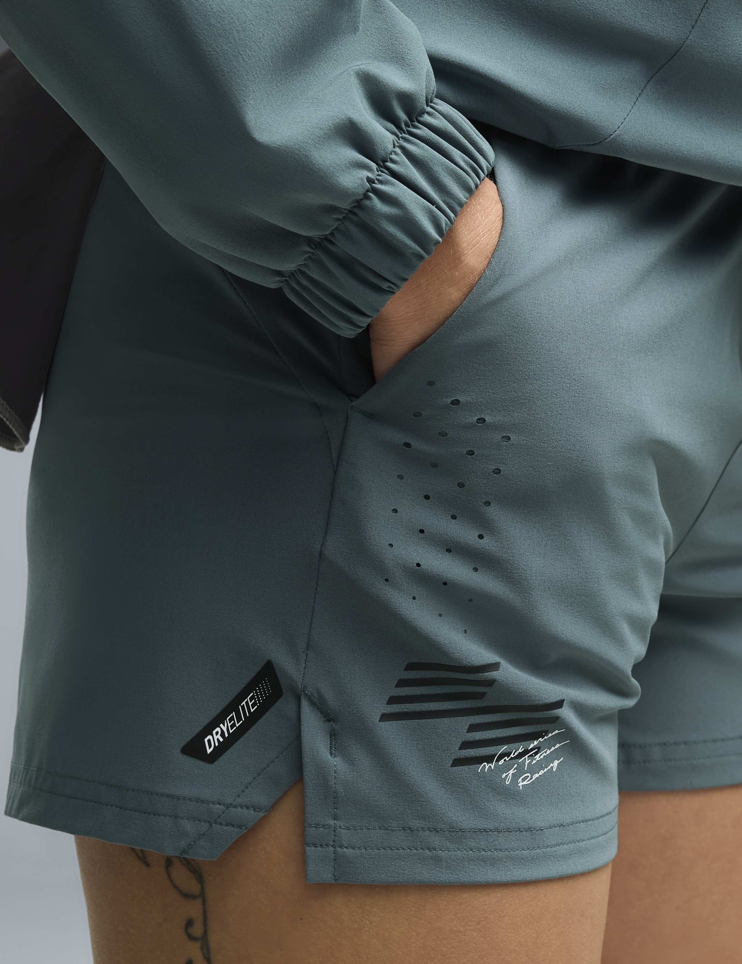 x Hyrox PWRMODE Woven Shorts 4 of 5