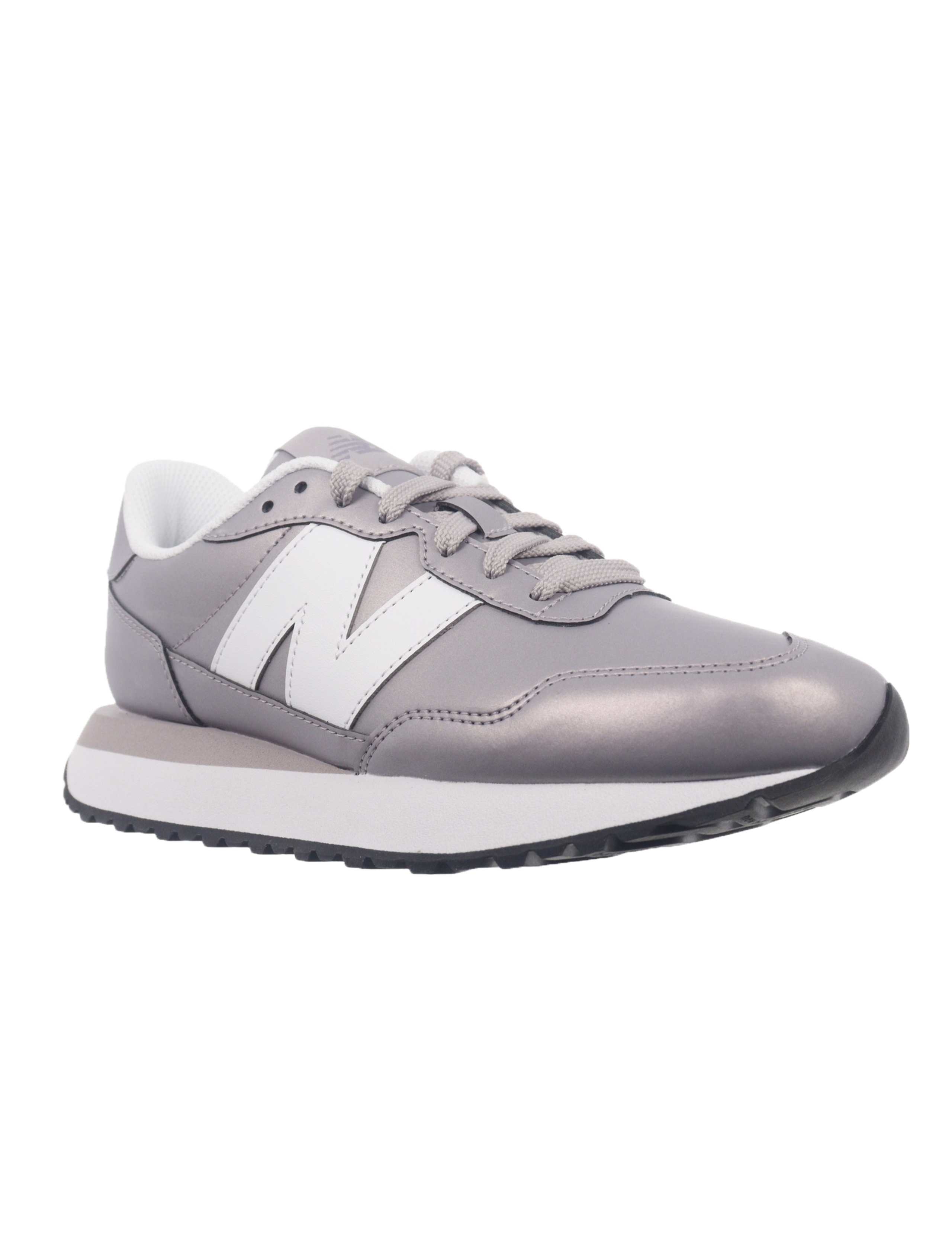 237 Trainers 2 of 5
