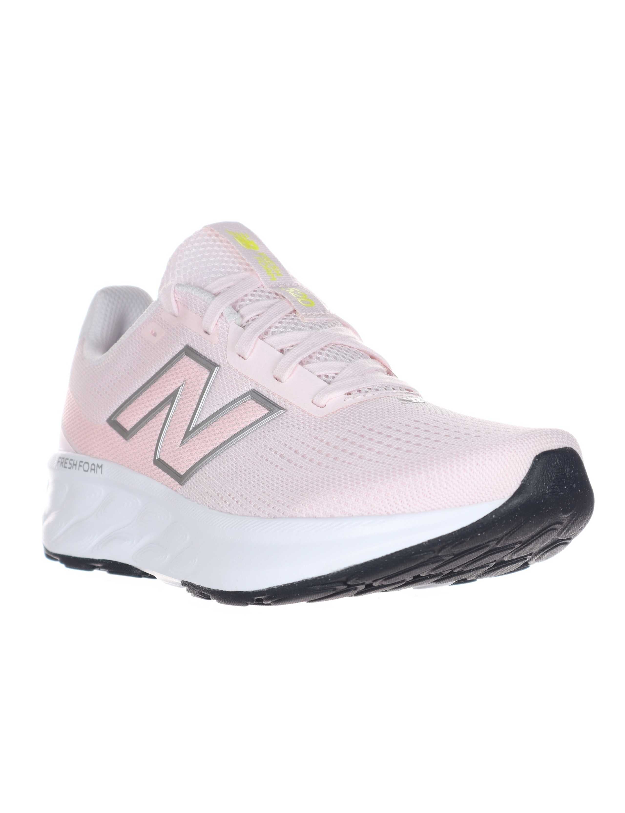 520 v9 Side Detail Running Trainers 2 of 5