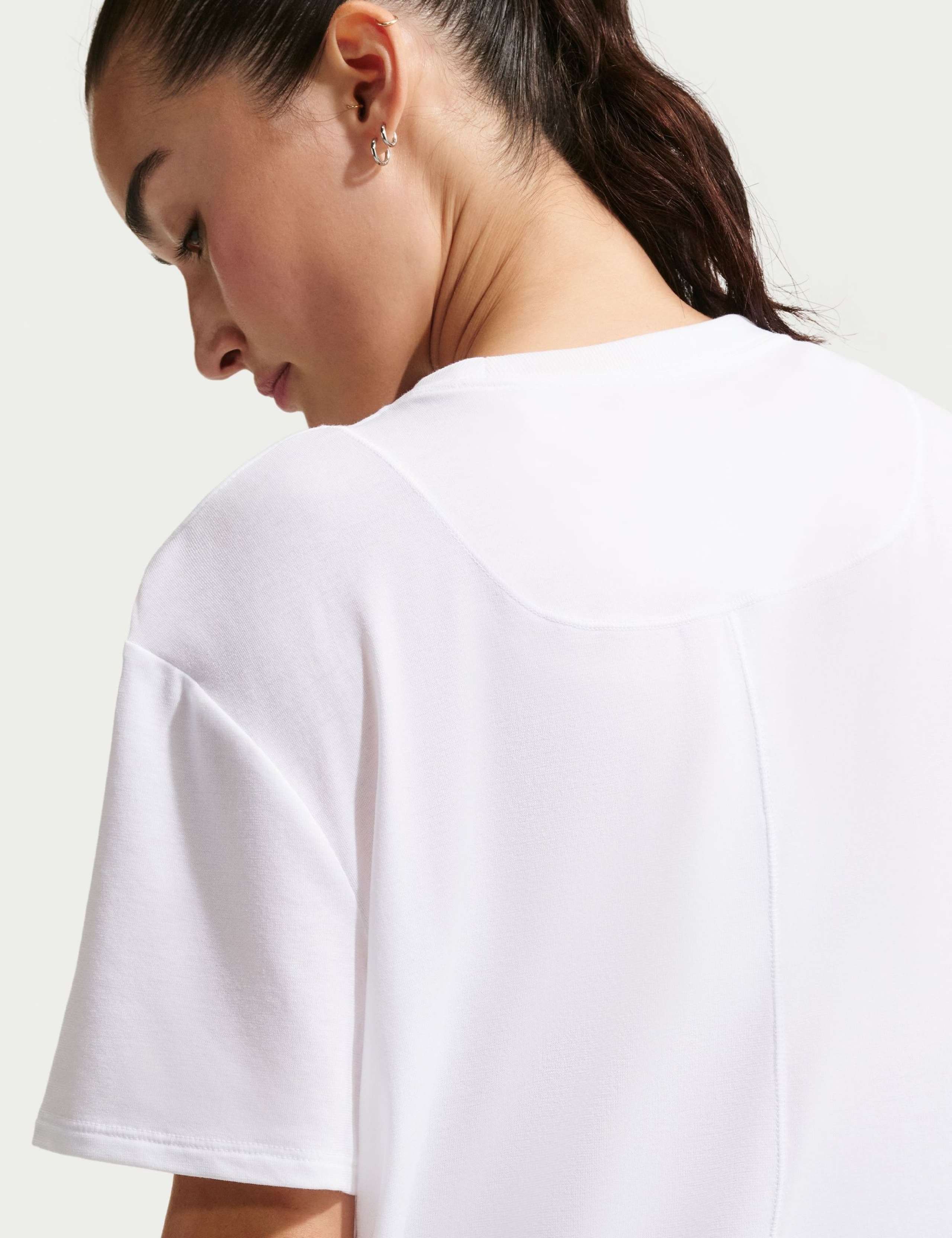 Dri-FIT Crew Neck Relaxed T-Shirt 3 of 5