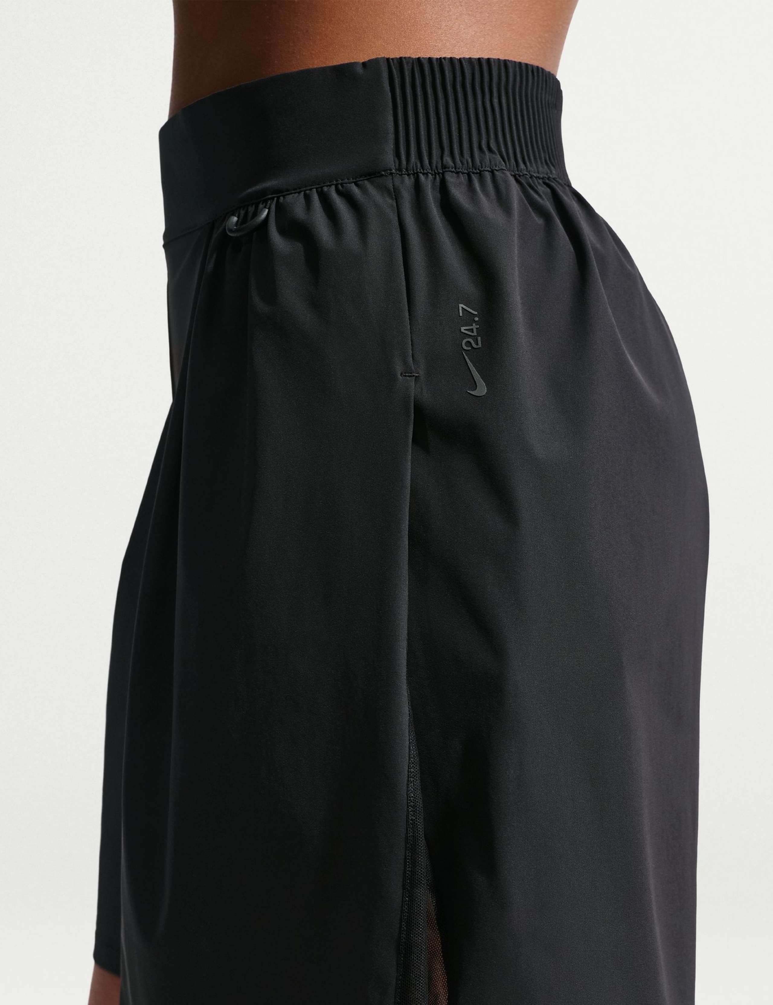 24.7 Perfect Stretch Relaxed Shorts 2 of 5