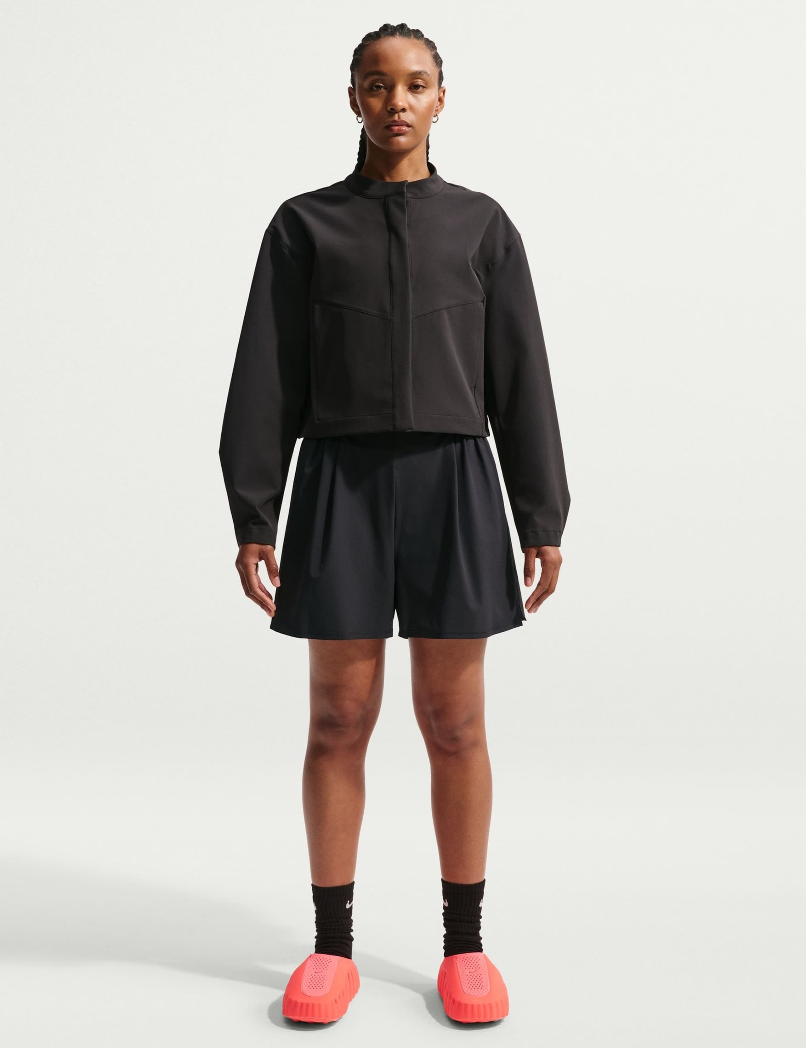 24.7 Perfect Stretch Relaxed Shorts 3 of 5