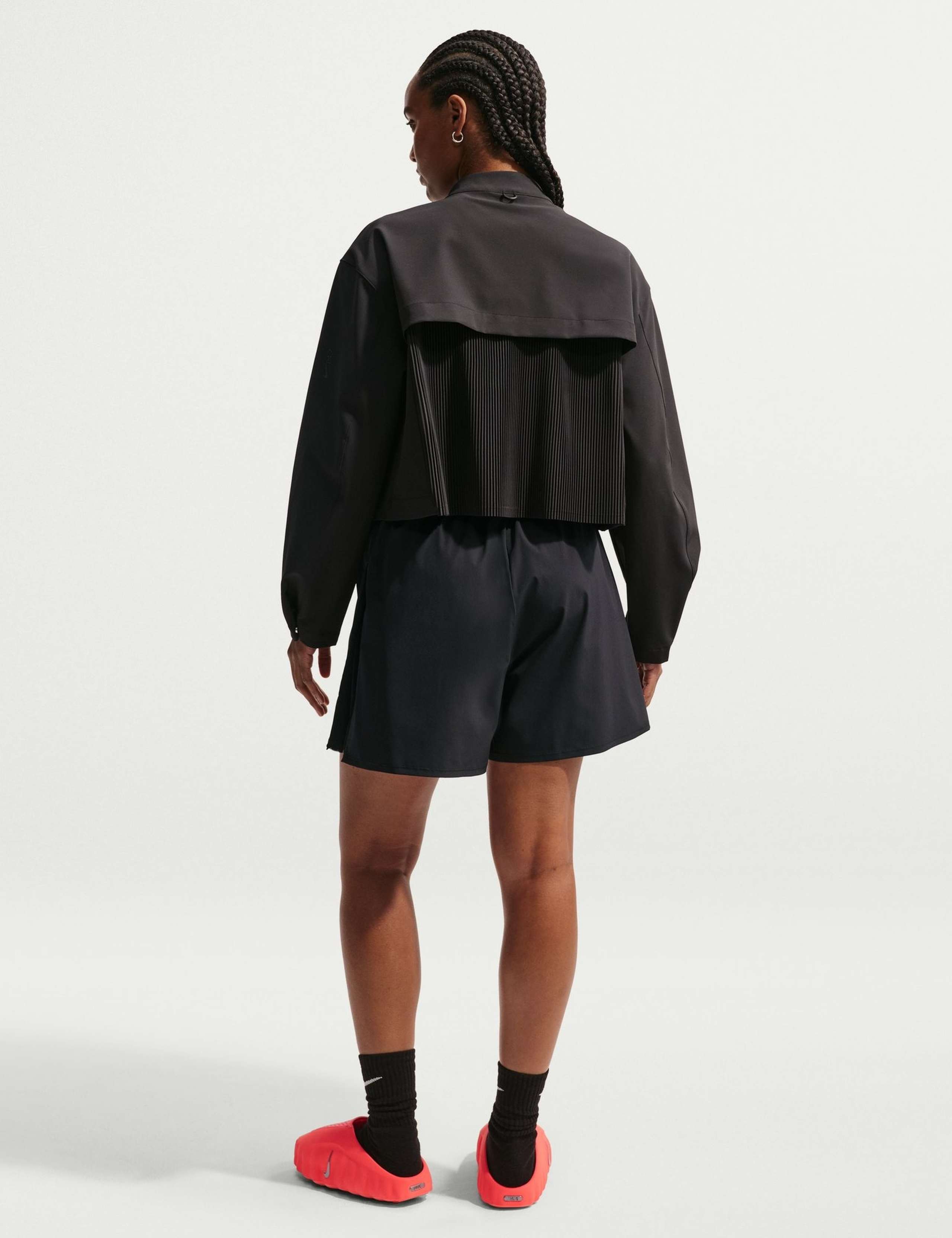 24.7 Perfect Stretch Relaxed Shorts 5 of 5