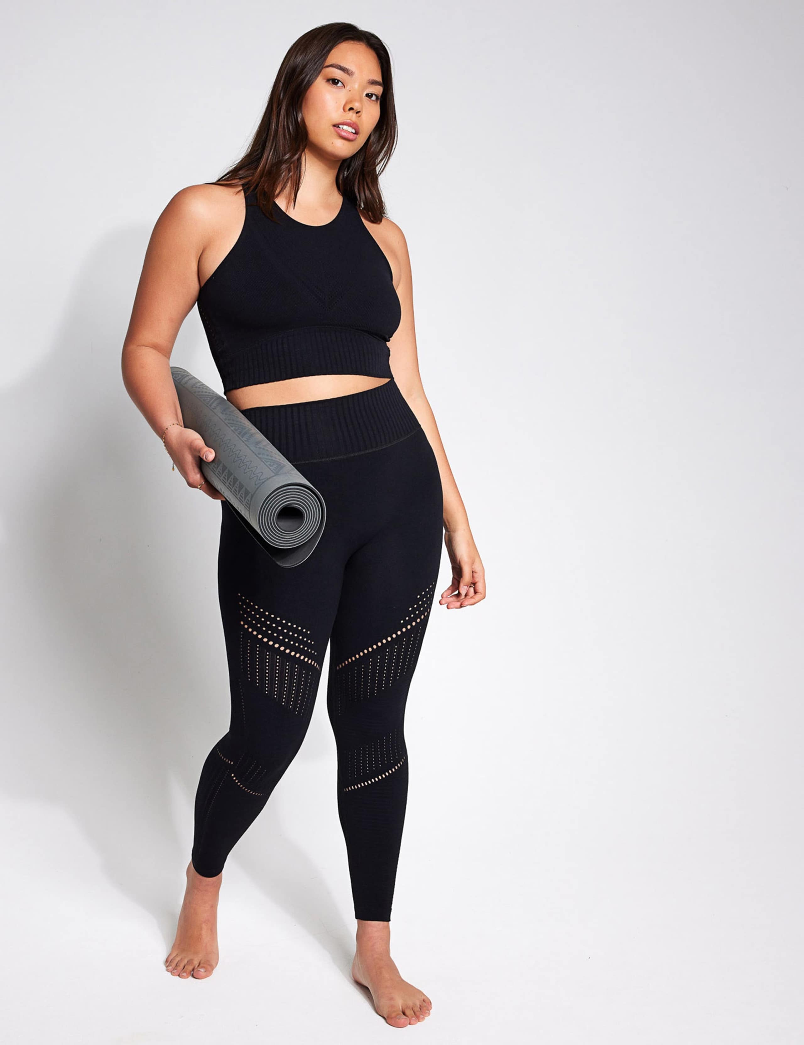 Full Circle Medium Support Seamless Sports Bra 2 of 6