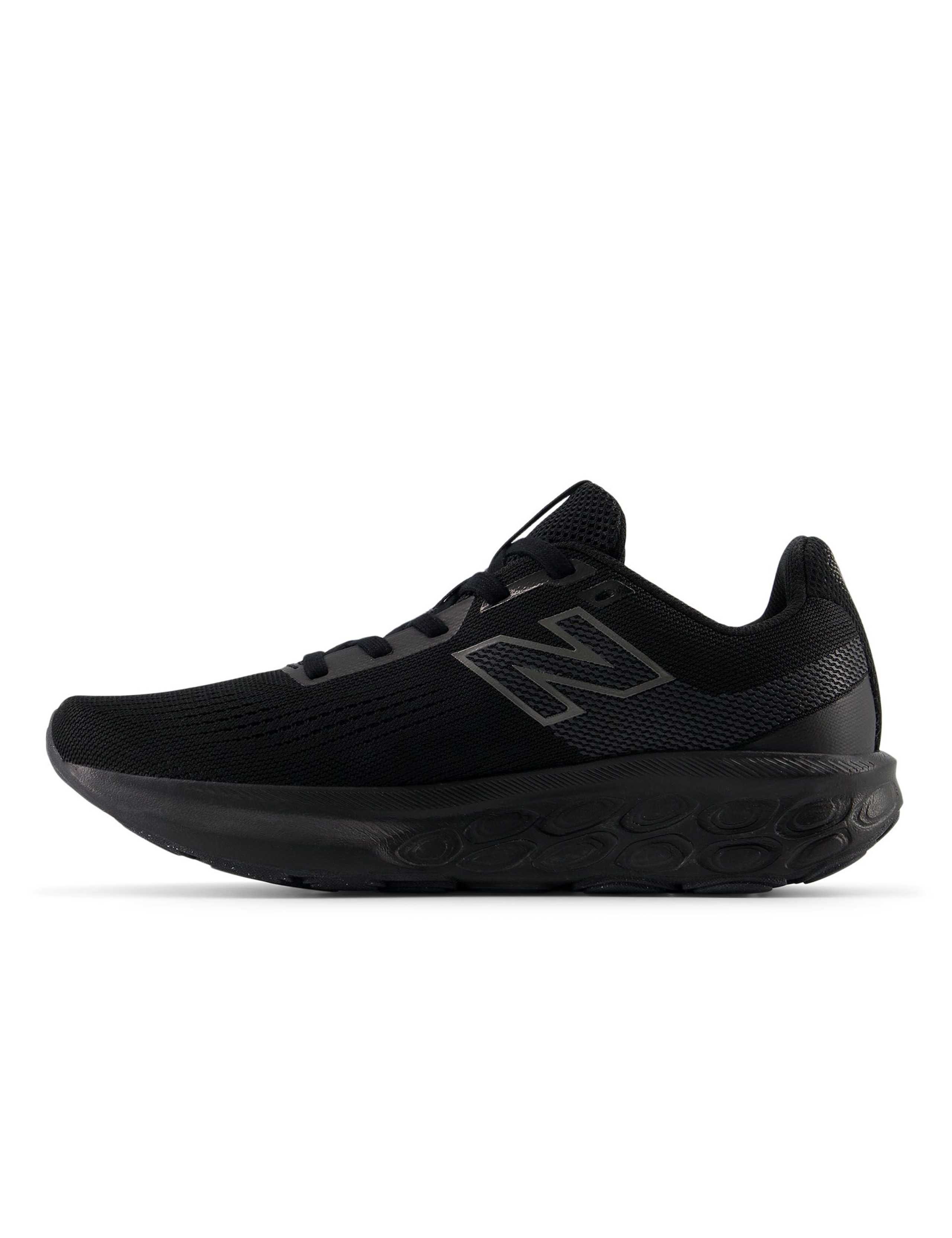 520v9 Running Trainers 2 of 6