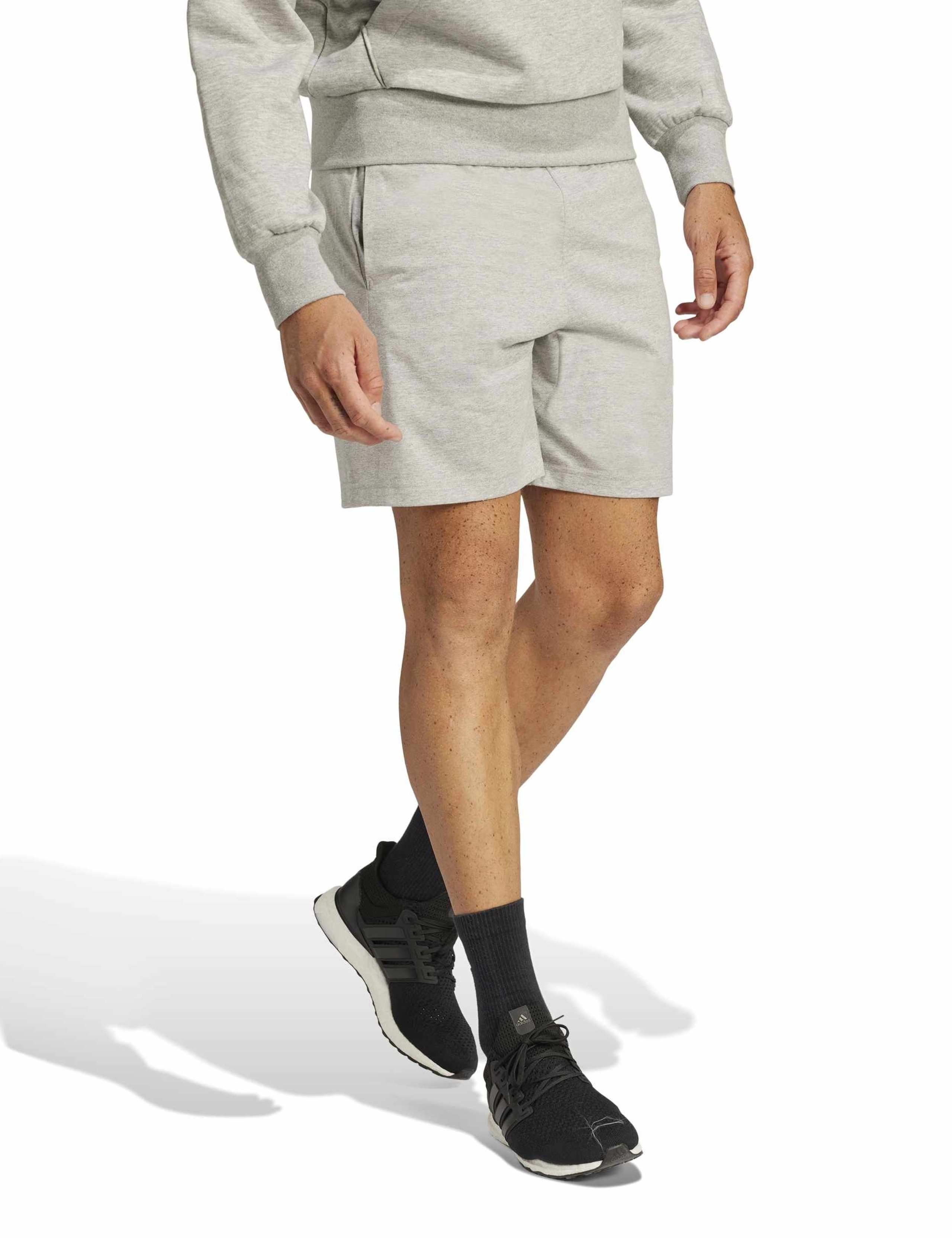 Essentials Big Logo Shorts 4 of 6