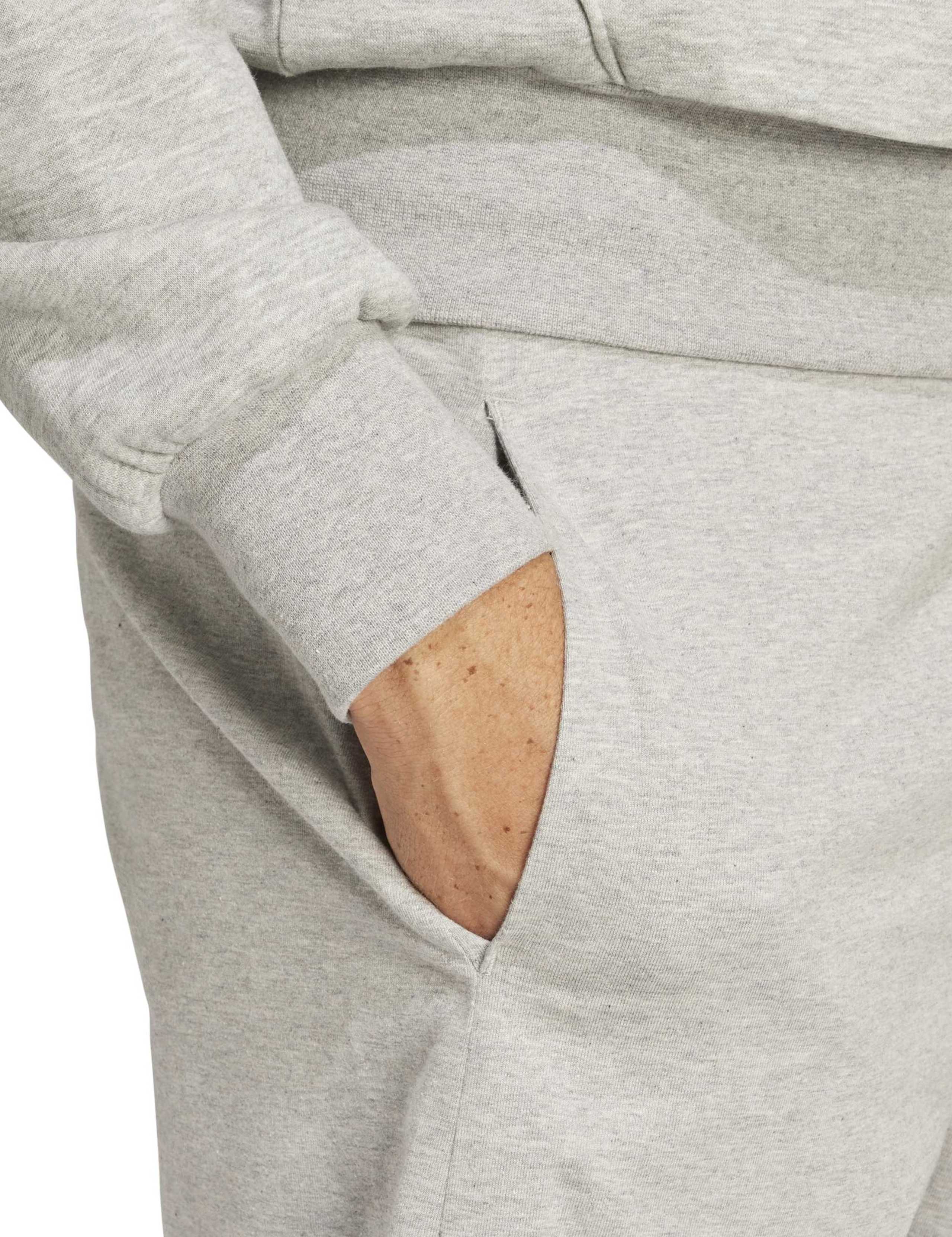 Essentials Big Logo Shorts 6 of 6