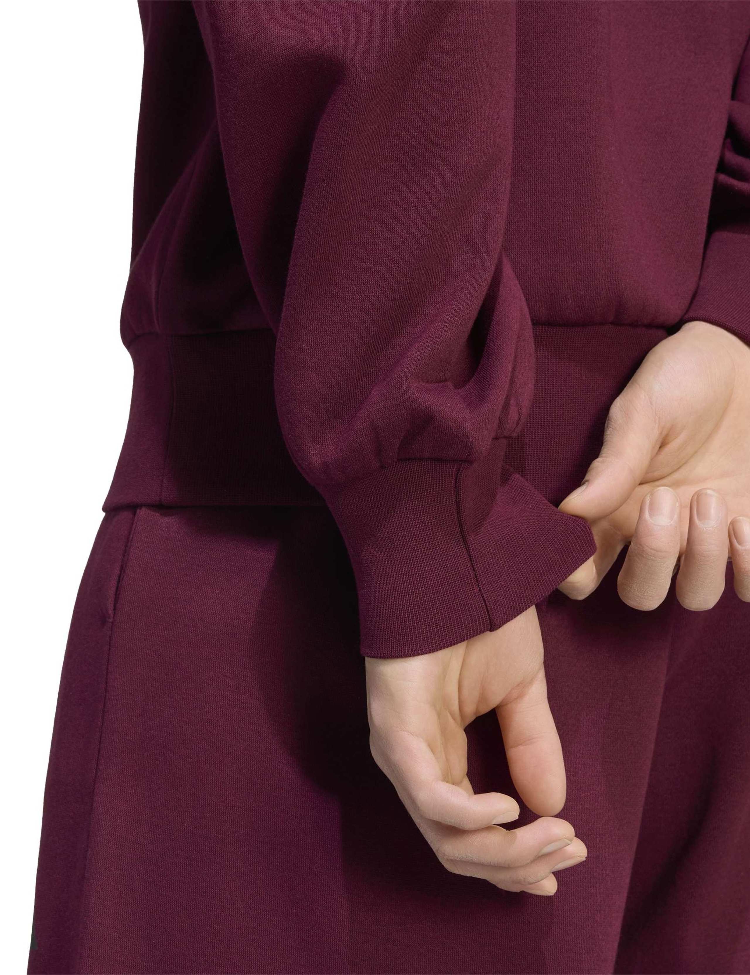 Essentials Feelcozy Fleece Sweatshirt 6 of 6