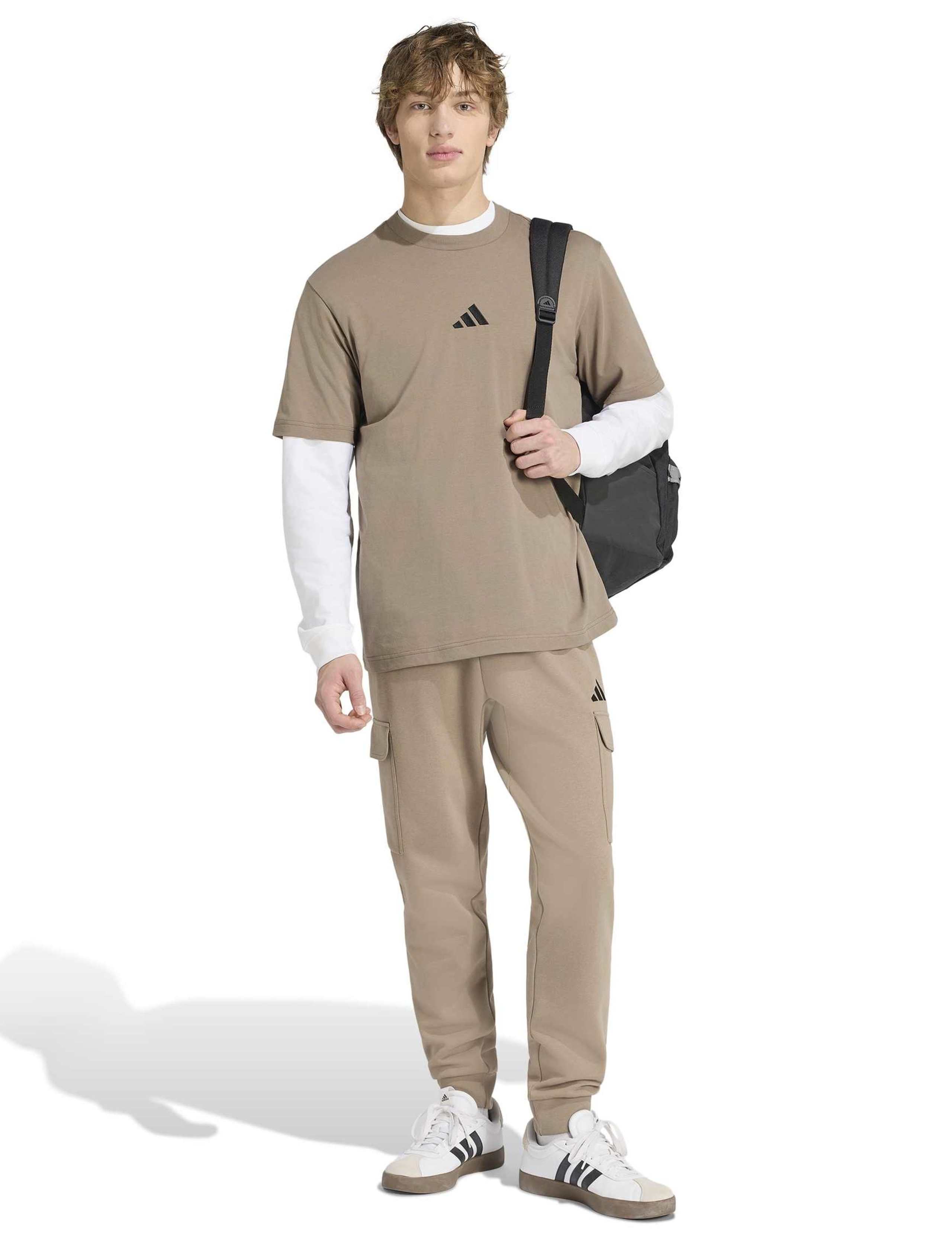 Essentials Small Logo Single Jersey T-Shirt 4 of 6