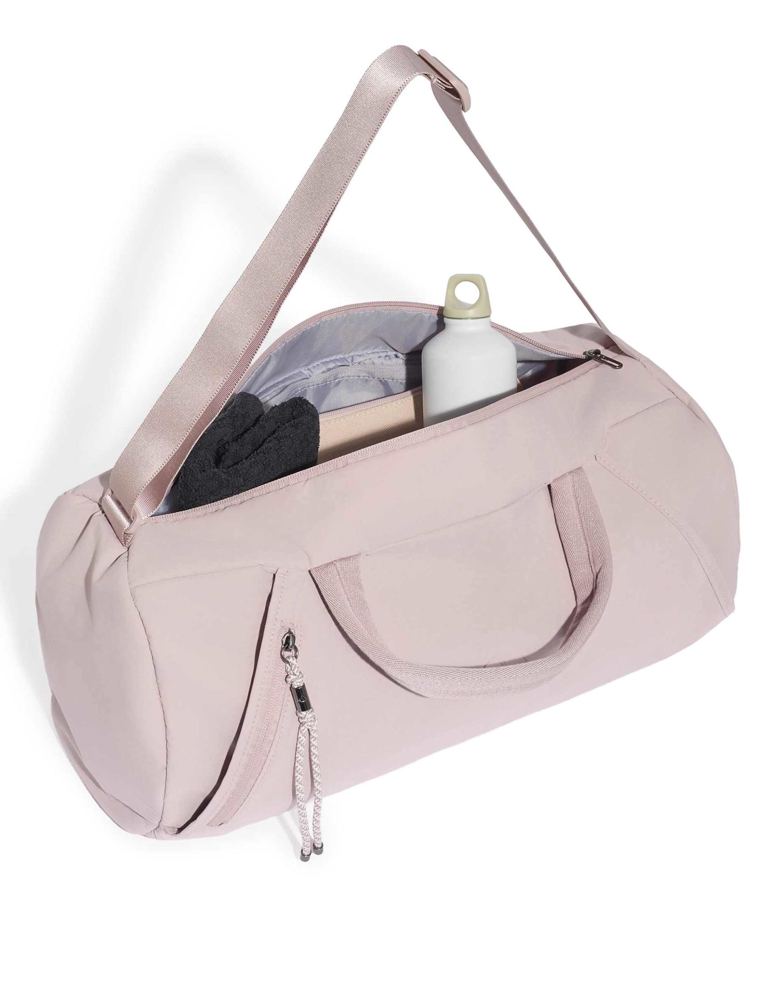 Motion Zip Fastening Small Duffle Bag 4 of 8