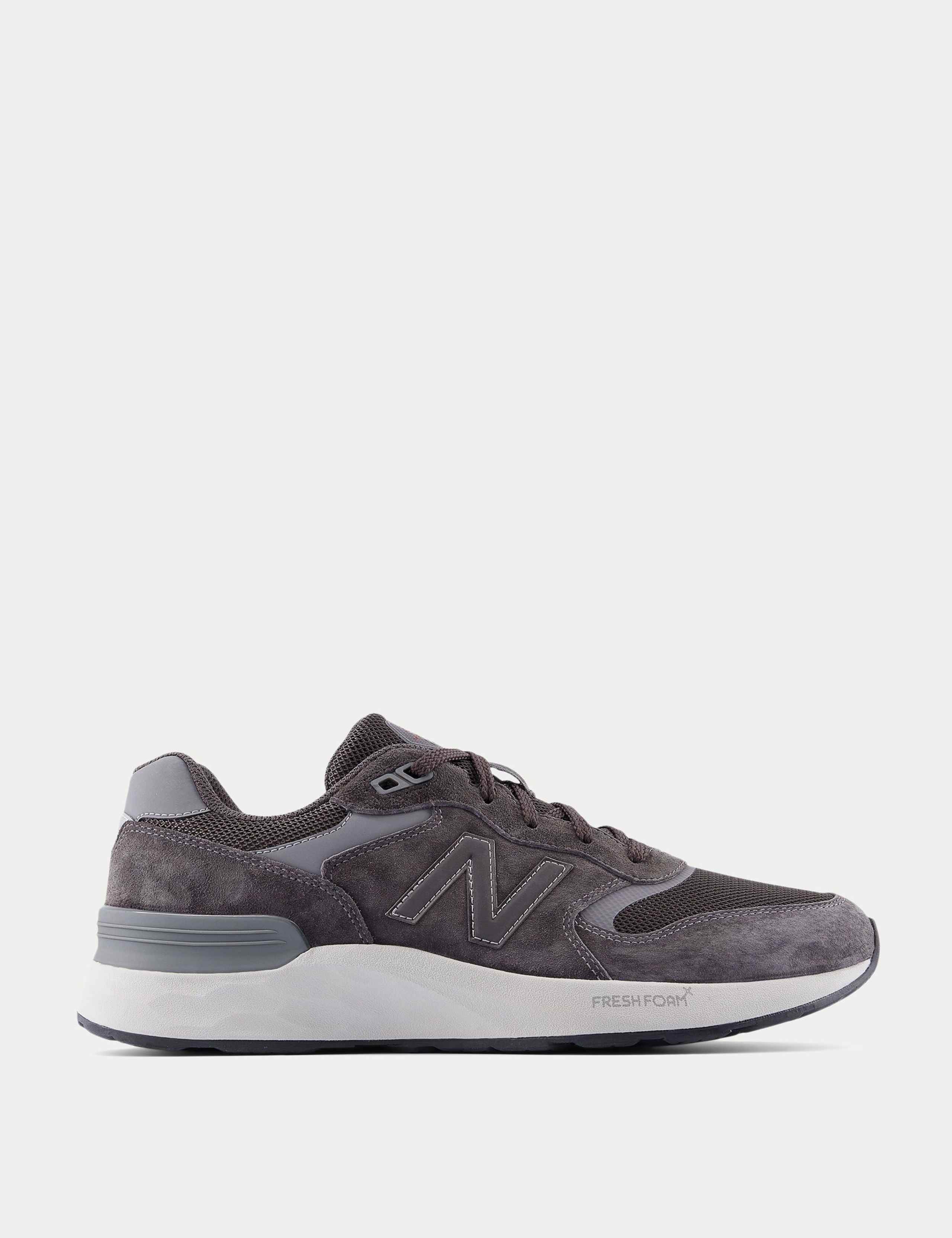 Fresh Foam Walking 880 V6 Trainers 1 of 7