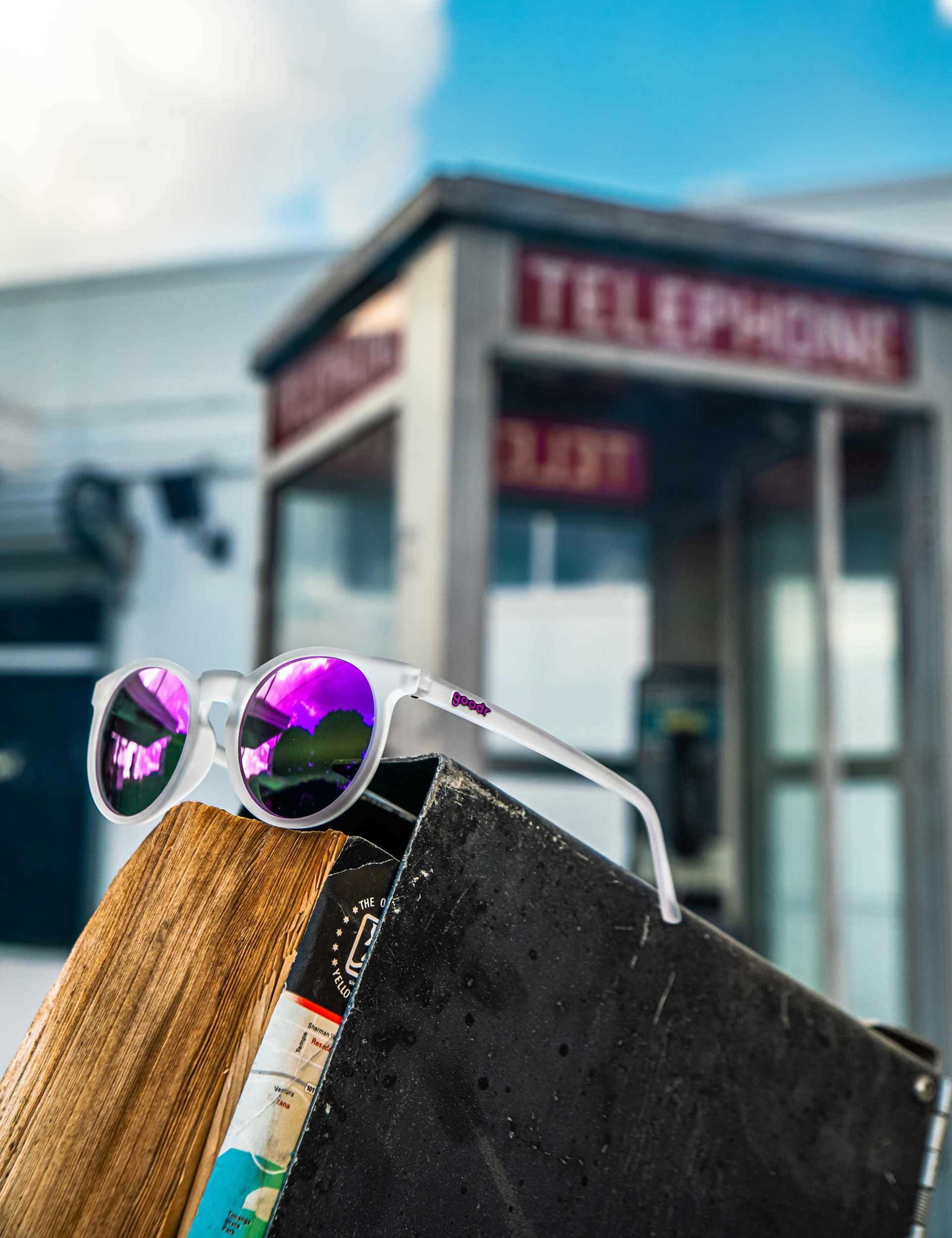 Round Polarised Sunglasses 3 of 4