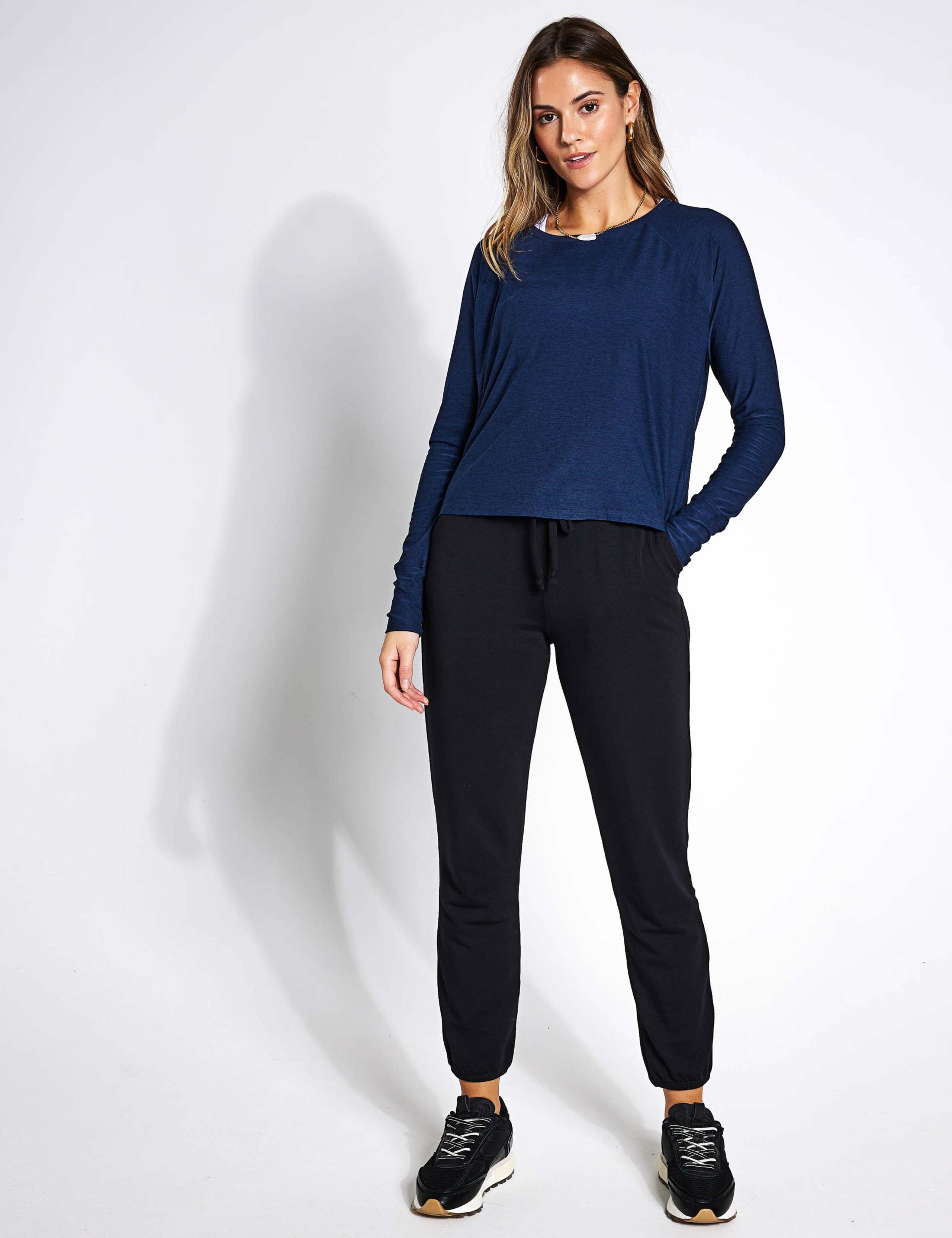 Featherweight Daydreamer Sweatshirt 3 of 4